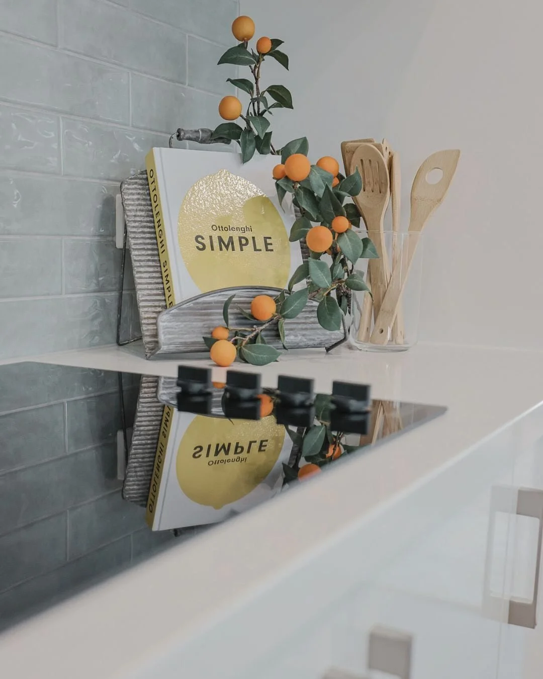 Fresh harvest vibes throughout this home. 🍊 Open, inviting, and styled to feel like a breath of fresh air.
#StyledbyElevate #PerthDisplayHomes #NewBuildStyling #HarvestVibes #OpenPlanLiving