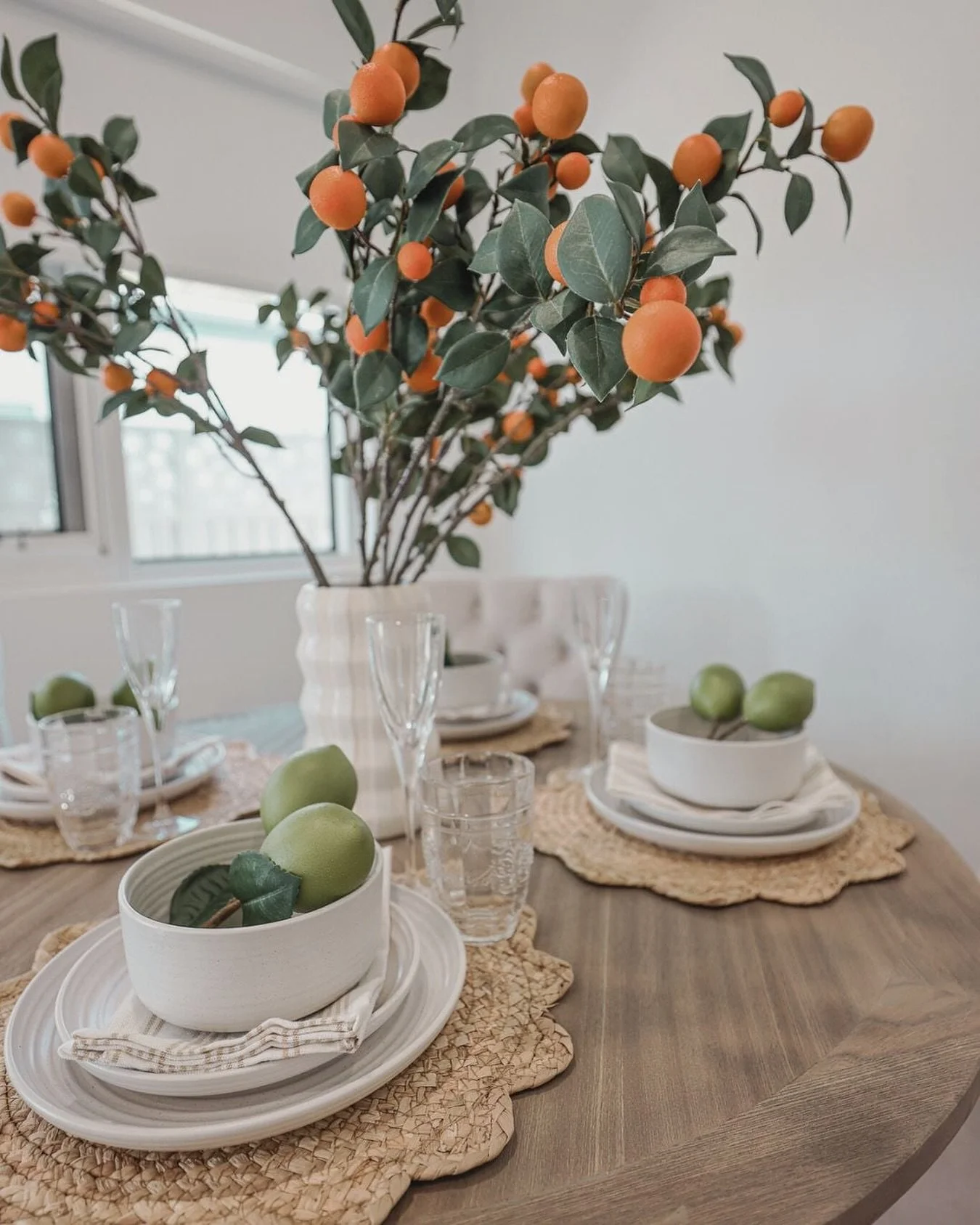 We love a vibrant colour injection to elevate a neutral space. 🧡
#StyledbyElevate #PerthStaging #DiningRoomGoals #HomeStagingTips #ColourPalette