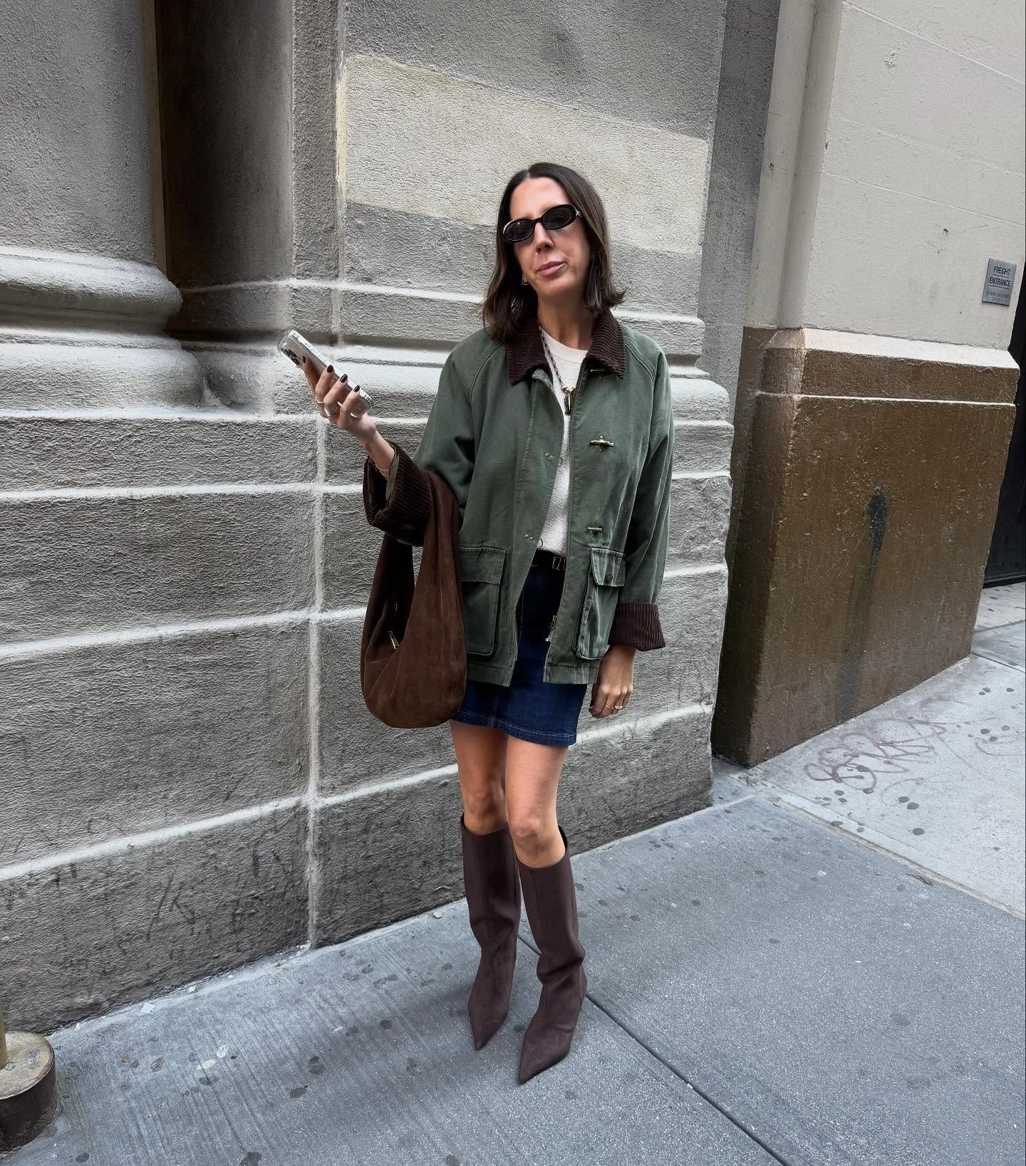 happy birthday to @nikkinikkijoy 🎂 we are SO thankful for you and are so lucky to have a queen as our boss. You deserve to have the best year yet! 💗👑