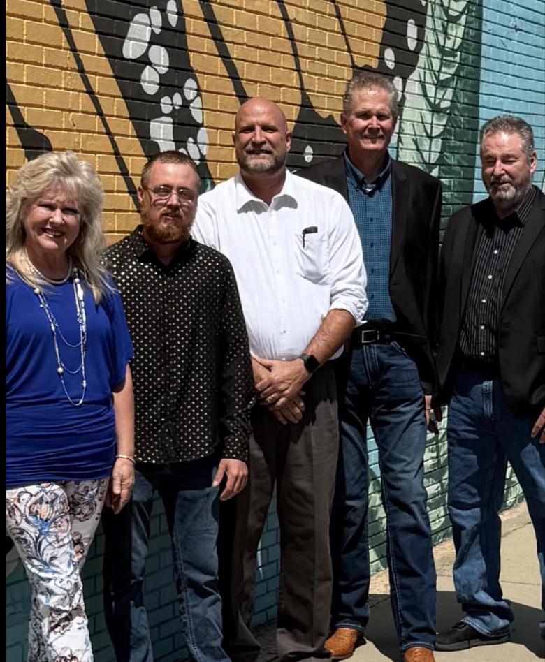 Music - Courthouse Stage *Ramblin Heart*