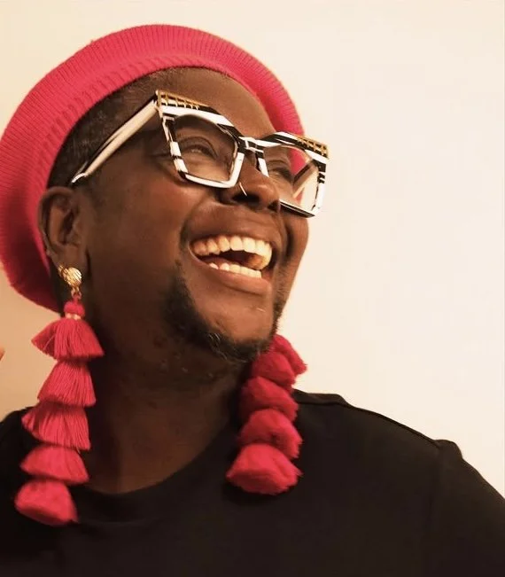 Smilling Black woman