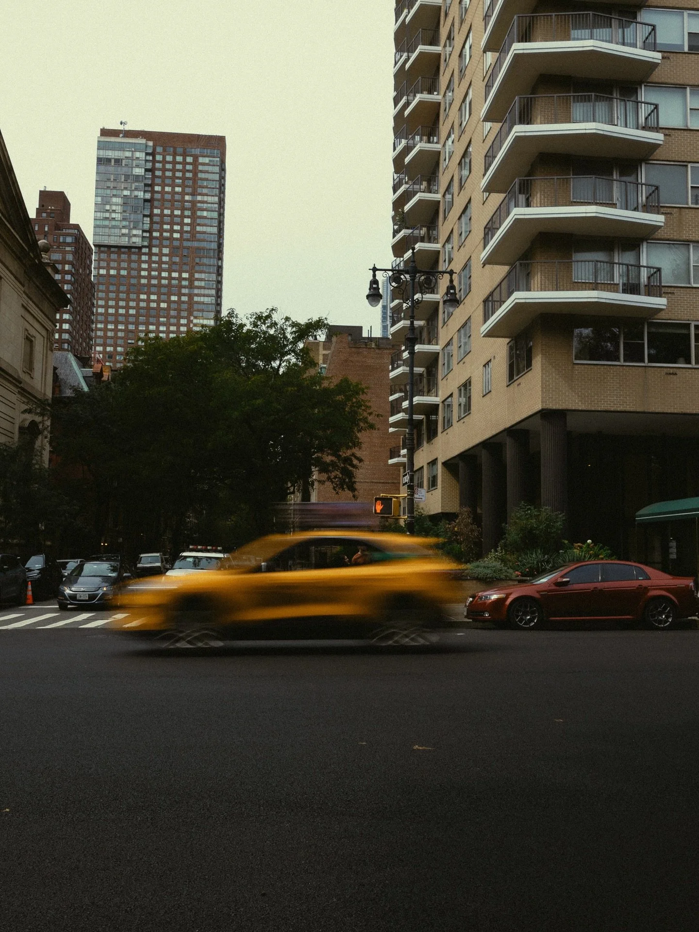 romantic movie scenes in new york city 🧡

which one is your favorite? 

love story, couple, cinematic, romantic, storytelling, documentary, nature, new york, couple inspo, in love, pinterest couple, love like the movies, travel photography, destinat