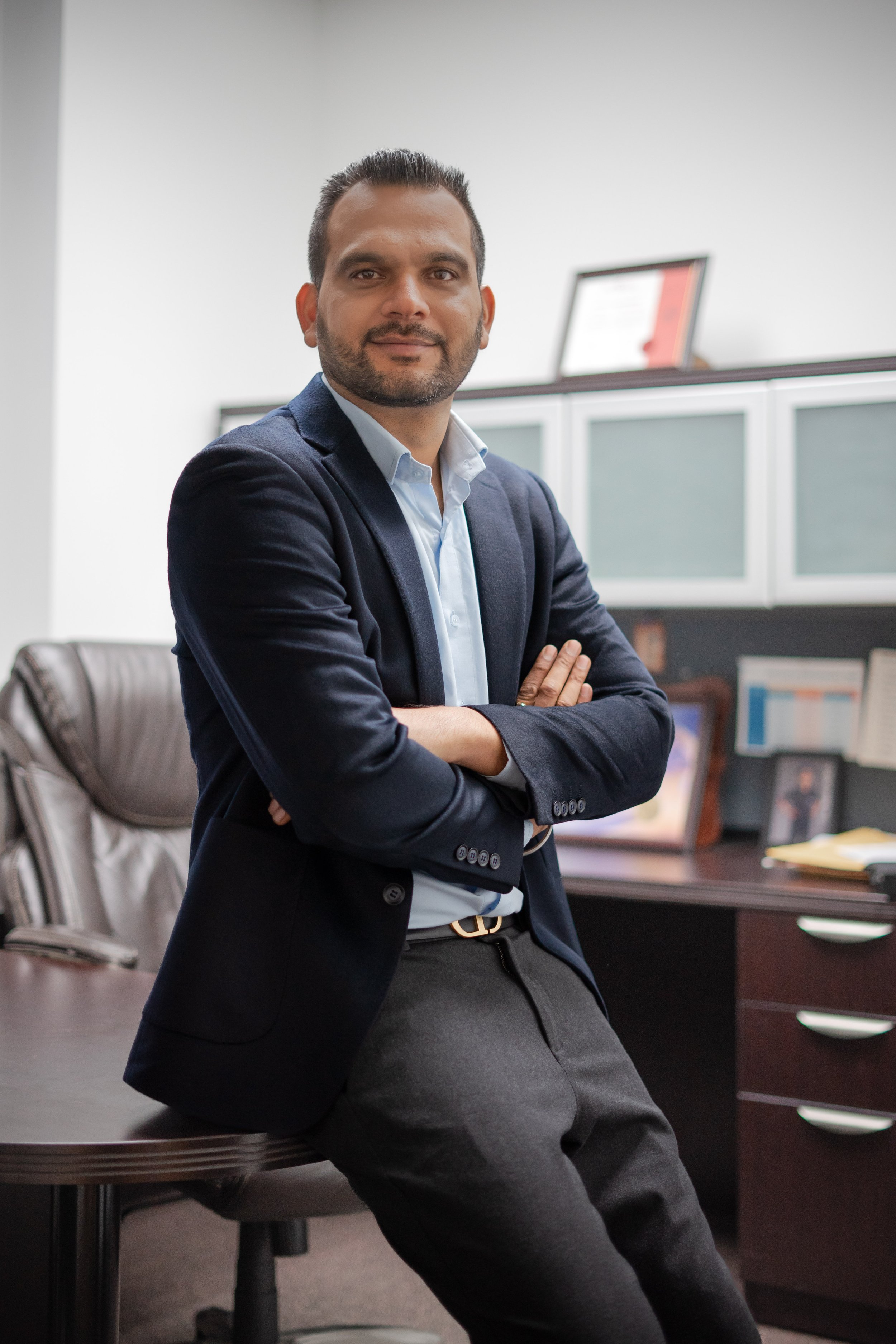 SATINDER HEADSHOT-16.jpg