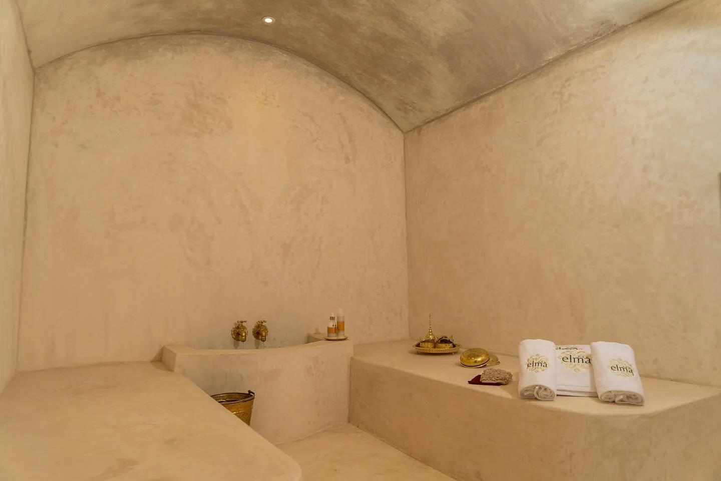 ✨ le luxe discret d&rsquo;un riad authentique. Savourez chaque instant !
 
💻 www.riad-darelma.com
 
#Marrakech #Riad #LuxuryTravel #VacancesExclusives