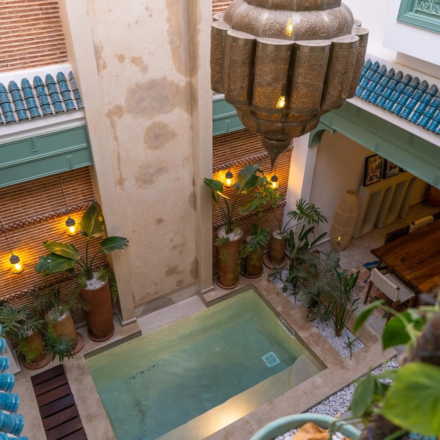 ✨Plangez au c&oelig;ur de l&rsquo;euthenticit&eacute; marocaine avec notre Riad, une oasis de s&eacute;r&eacute;nit&eacute; nich&eacute;e dans la vibrante M&eacute;dina de Marrakech🌿
 
 
💻 www.riad-darelma.com
 
#Marrakech #Riad #LuxuryTravel #Vaca