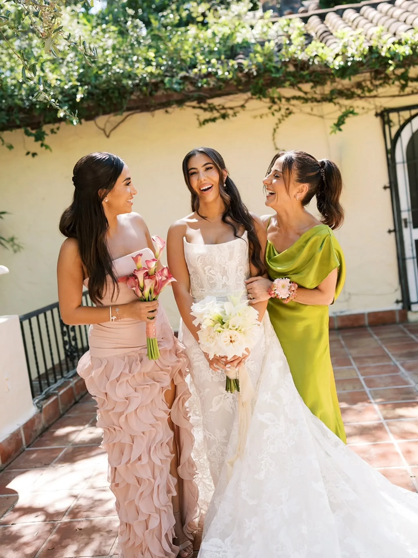 Find someone you love, thats all really matters! Its truly a pleasure to be someone who makes THE DAY beautiful! 

Florals&amp;Candles  @molly.flowers.decor
Photo @rachelrosensteinphoto
Venue @villa_woodbine