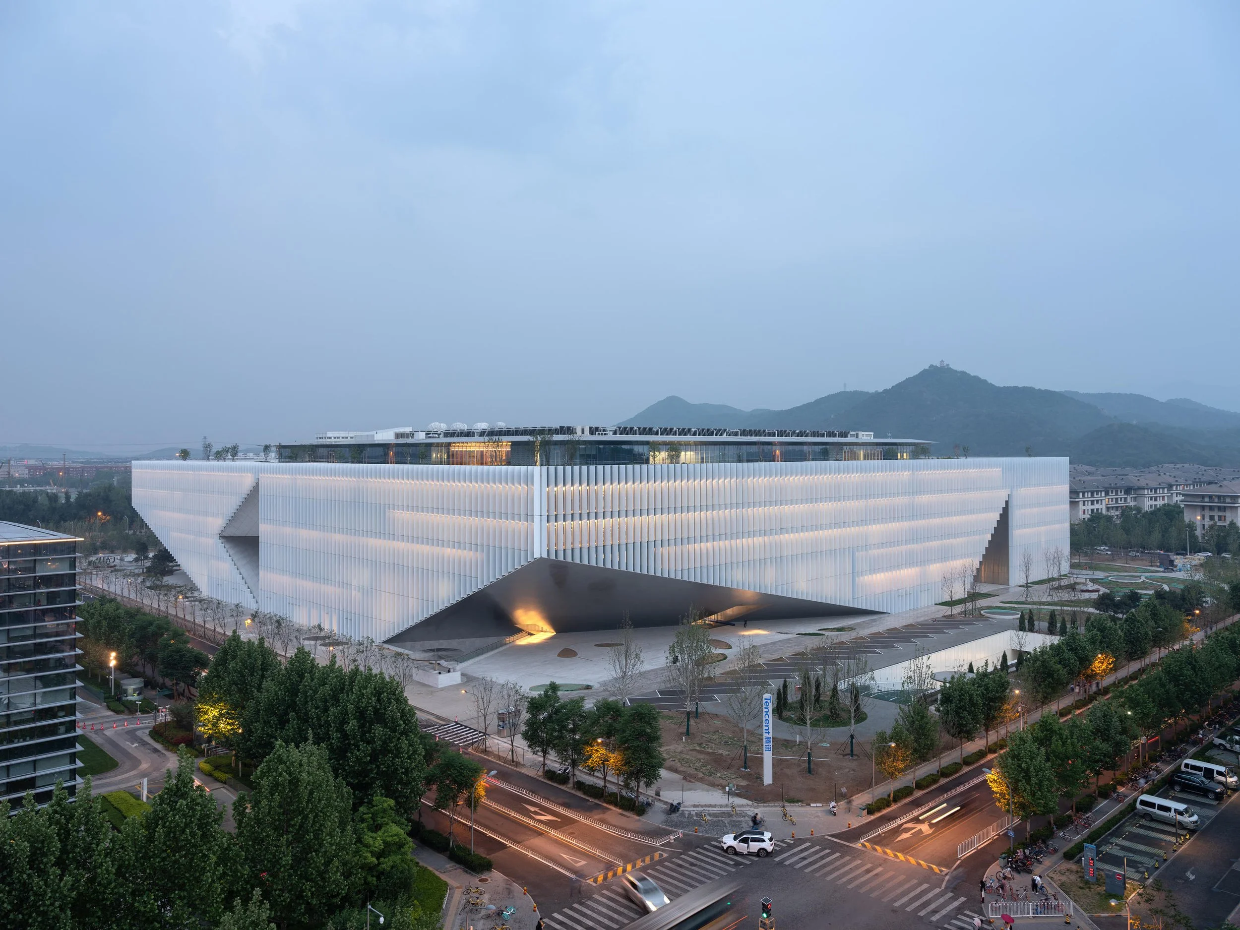oma-tencent-beijing-headquarters-architonic-818-tencent-ossip-03-arcit18.jpg
