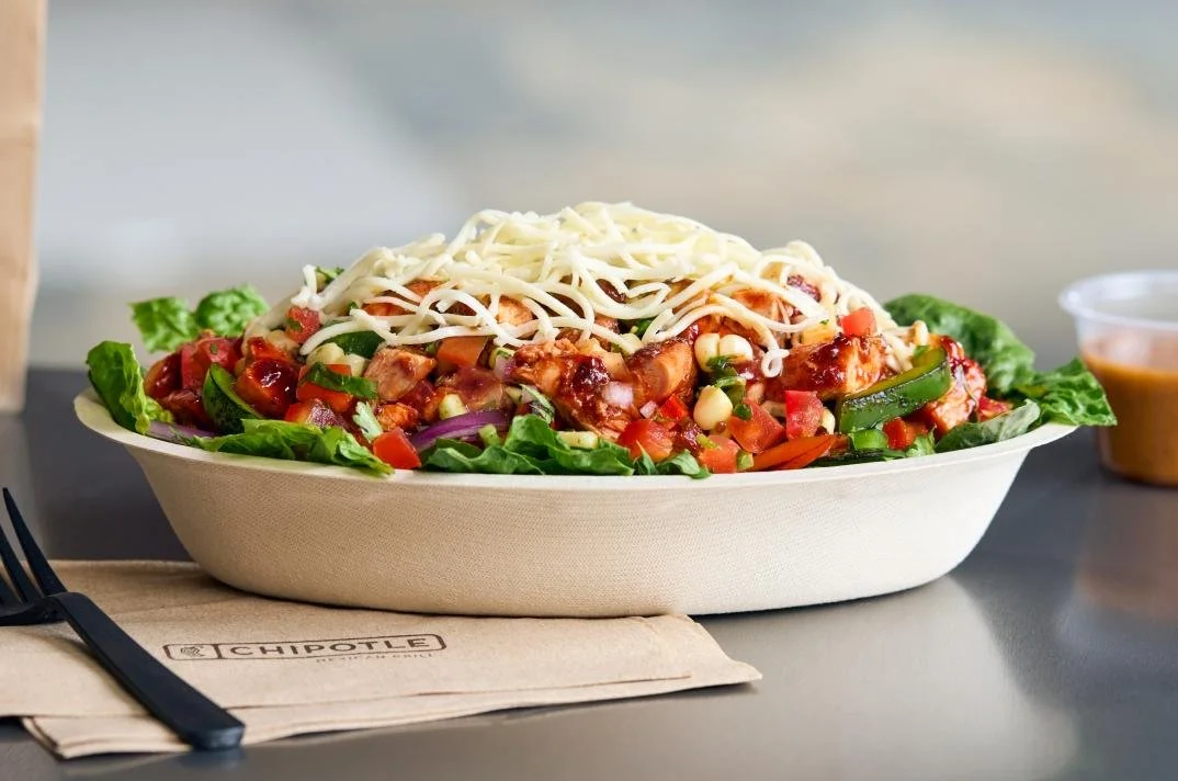 Examples of balanced Chipotle meals including bowls, tacos, and salads for women's weight loss