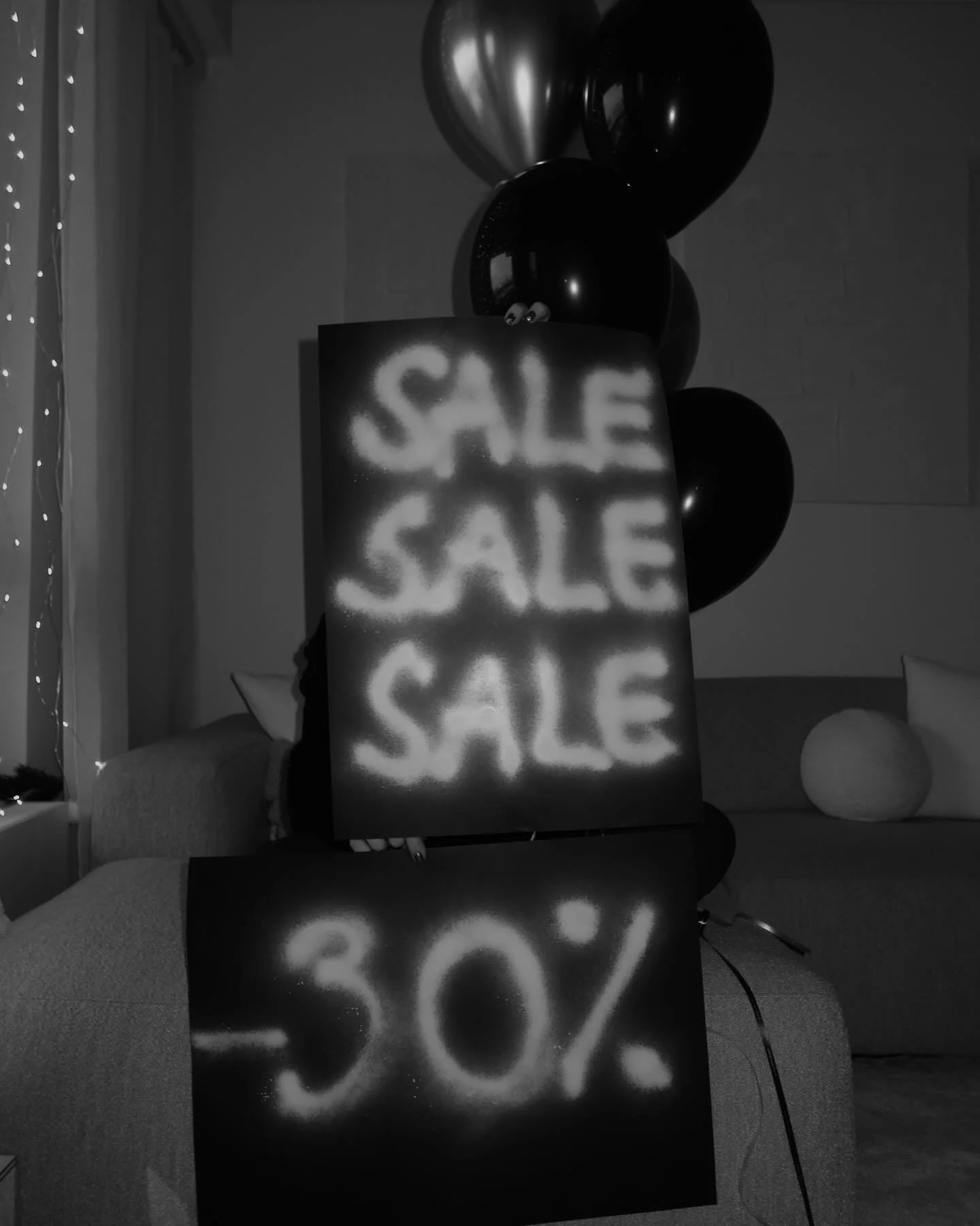 Tartu tilaisuuteen! Kaikki palvelut -30 % vain t&auml;m&auml;n viikonlopun ajan tarjousta pyyt&auml;neille 🖤 

Tarjoamme esimerkiksi somistus- ja h&auml;&auml;suunnittelua, h&auml;&auml;sis&auml;ll&ouml;ntuotantoa, tapahtumasuunnittelua yksityishenk