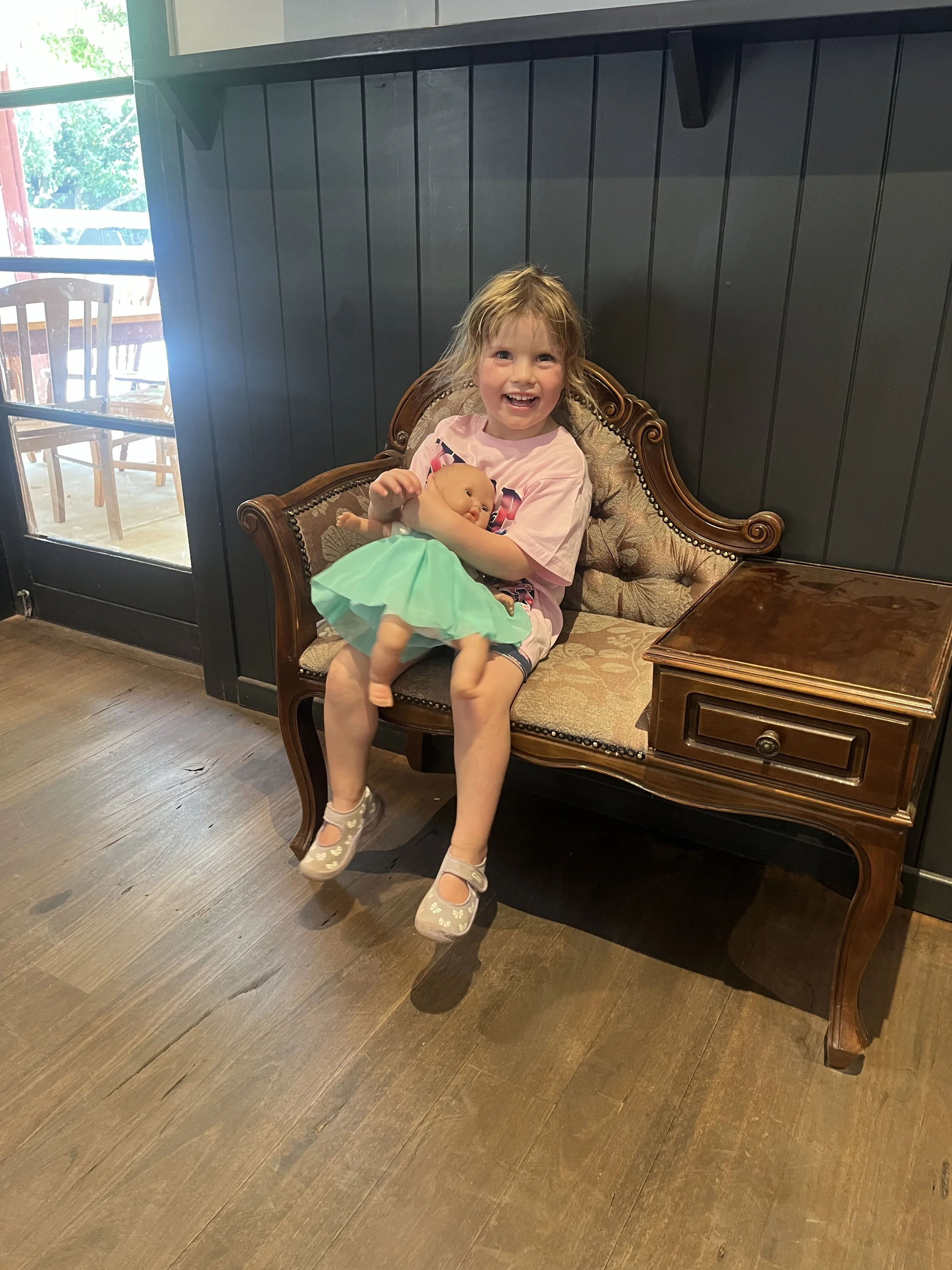 Pippy at the Wandi Pub