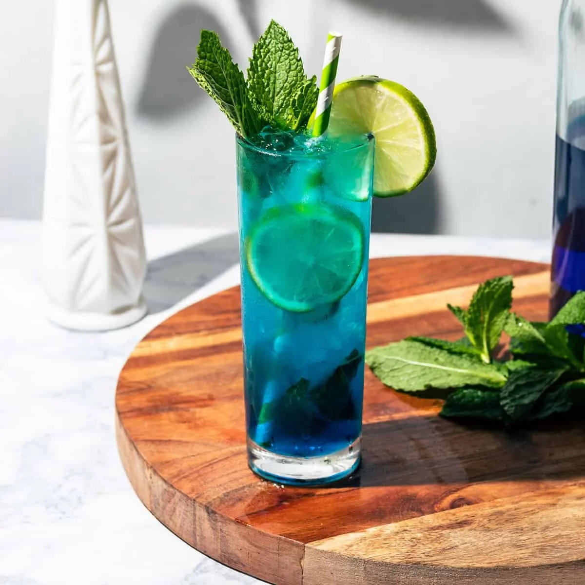 blue-mojito-curacao-cocktail-featured.jpg