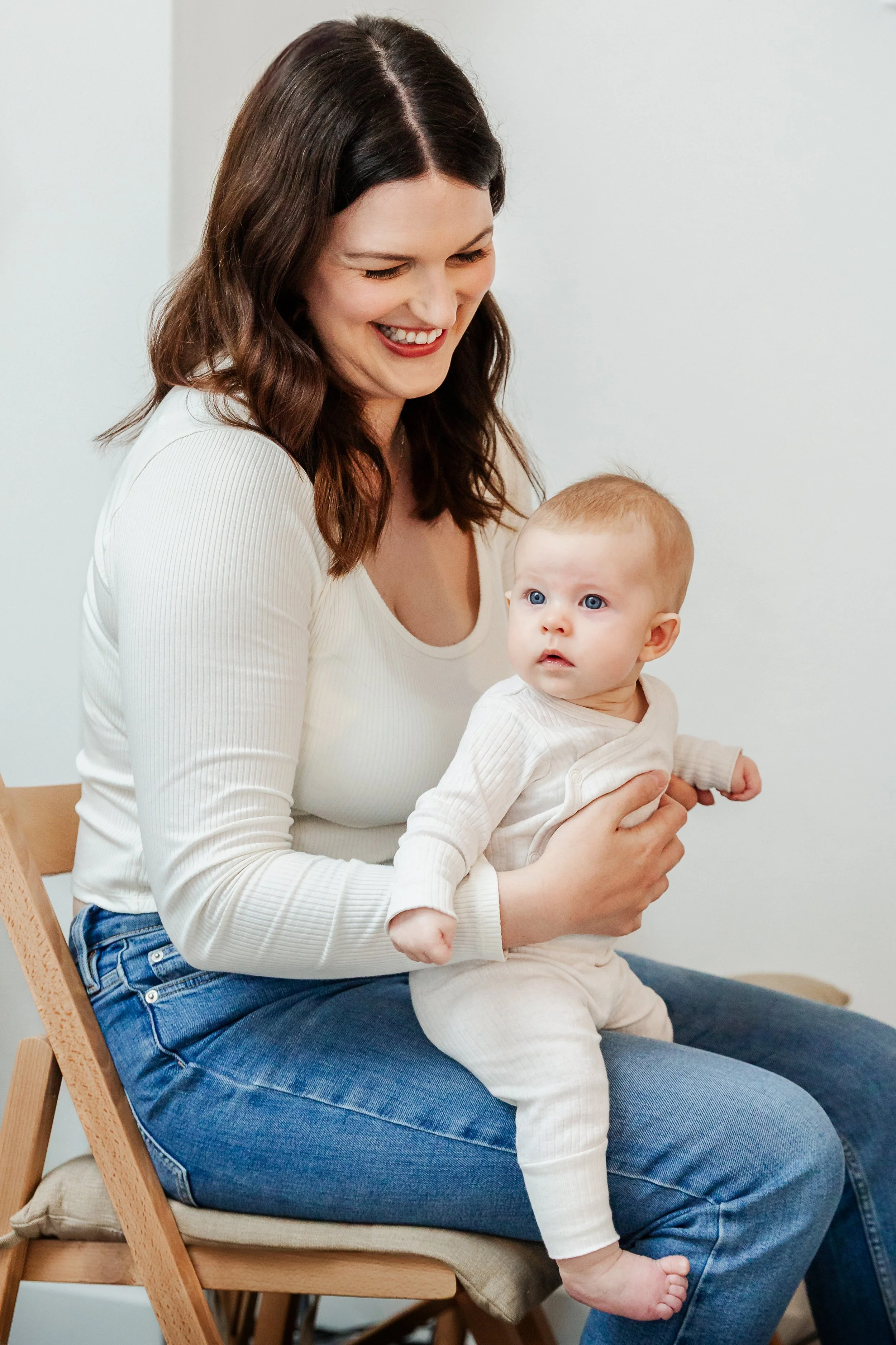 Agens-Breastfeeding-Support-Bristol-Alma-Physiotherapy-7 (1) (2).jpg