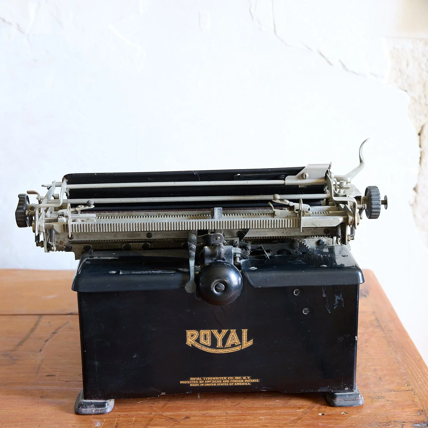 Brocante_La Duchesse en Pyjama_ypewriter ROYAL 04.jpg