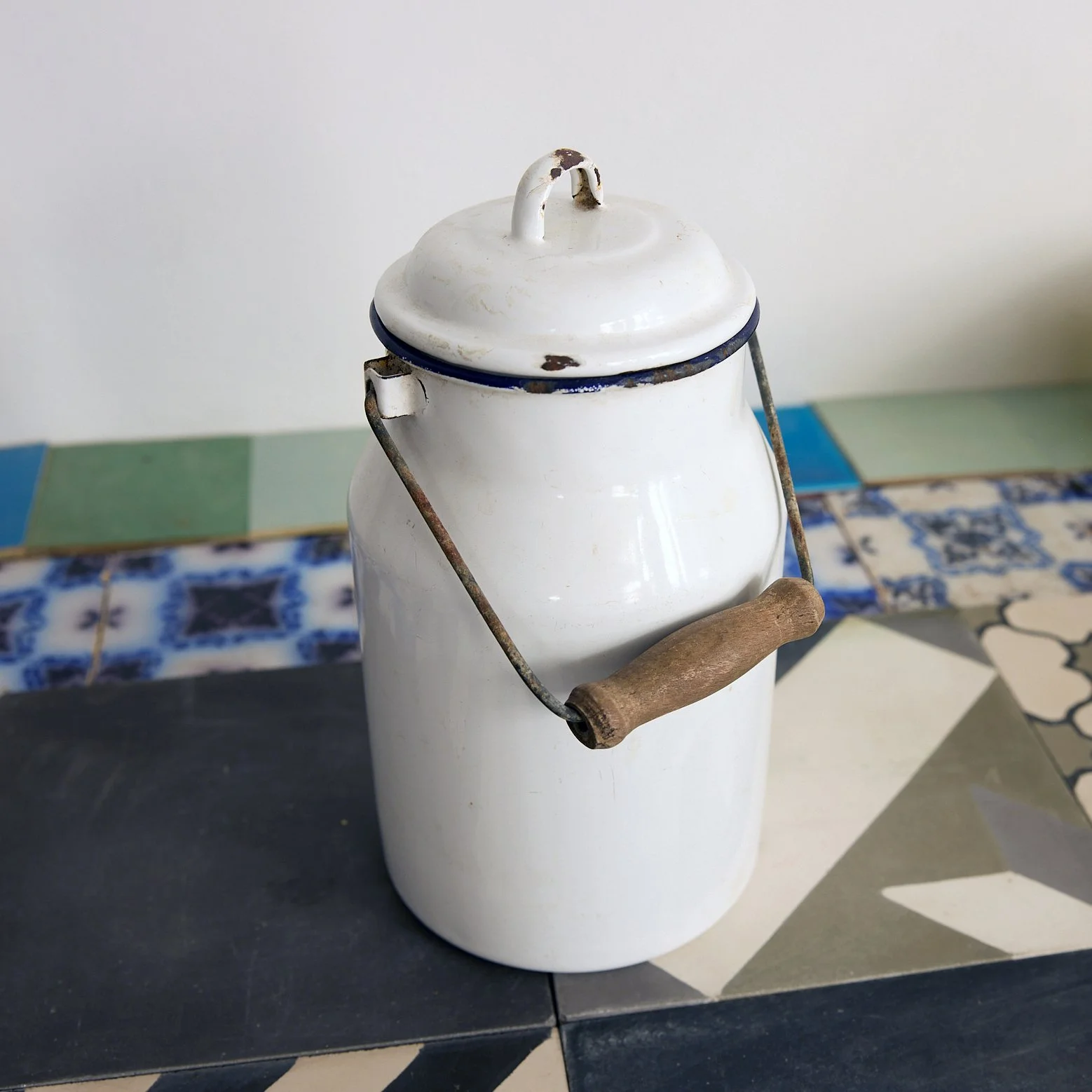 Brocante_La Duchesse en Pyjama_POT A LAIT A.jpg