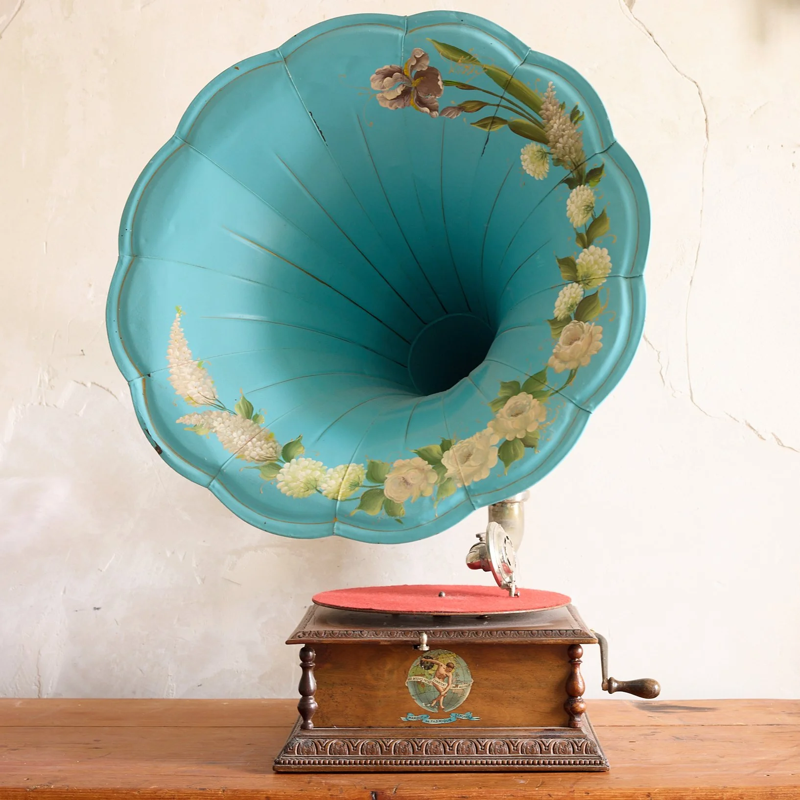 Brocante_La Duchesse en Pyjama_GRAMOPHONE_1.jpg