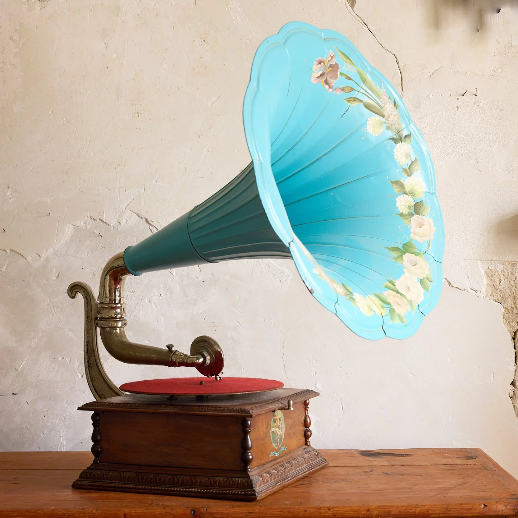 Brocante_La Duchesse en Pyjama_GRAMOPHONE_3.jpg