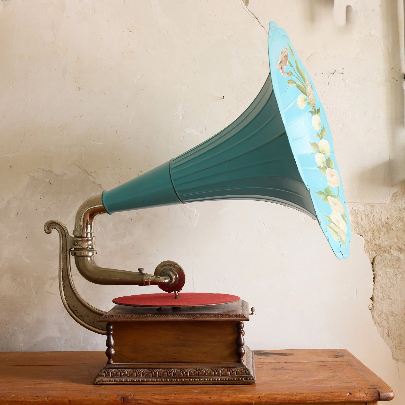 Brocante_La Duchesse en Pyjama_GRAMOPHONE_5.jpg