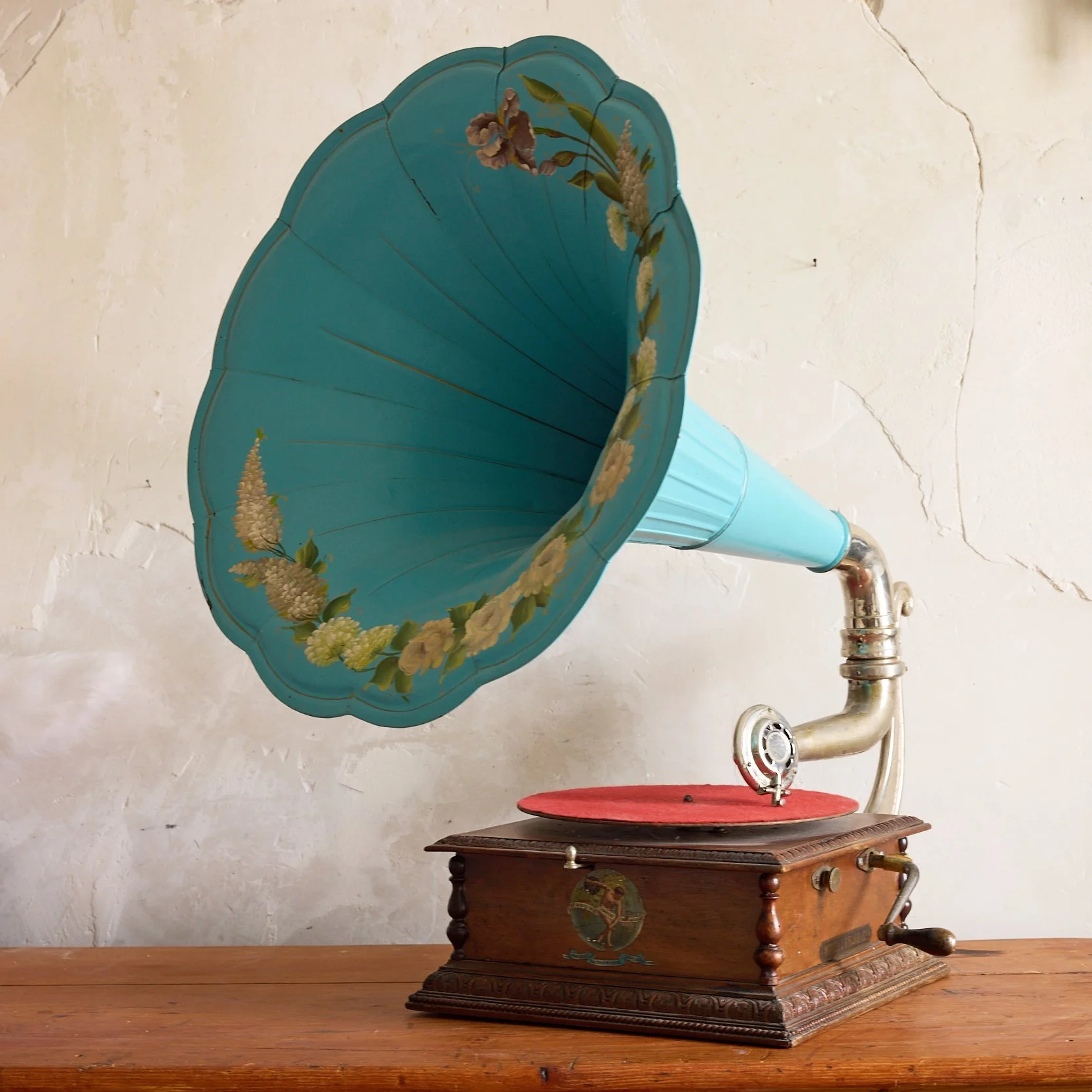 Brocante_La Duchesse en Pyjama_GRAMOPHONE_2.jpg