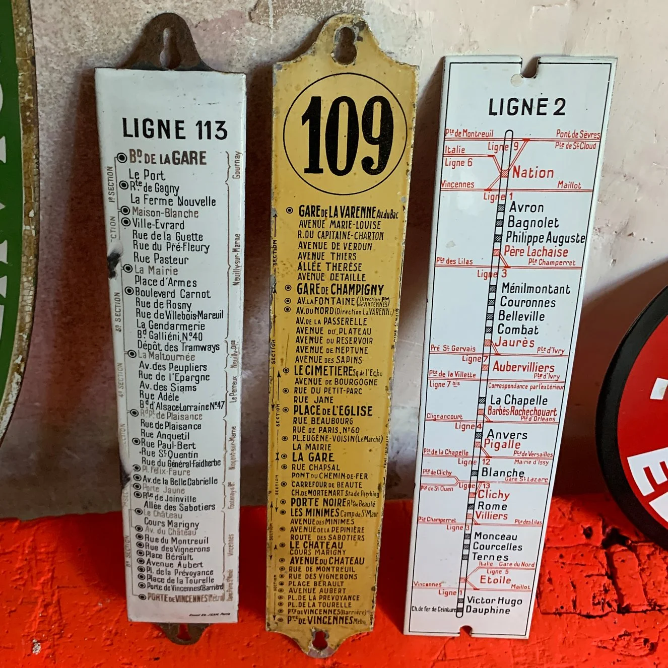 Brocante_La Duchesse en Pyjama_Signes Metro.jpg