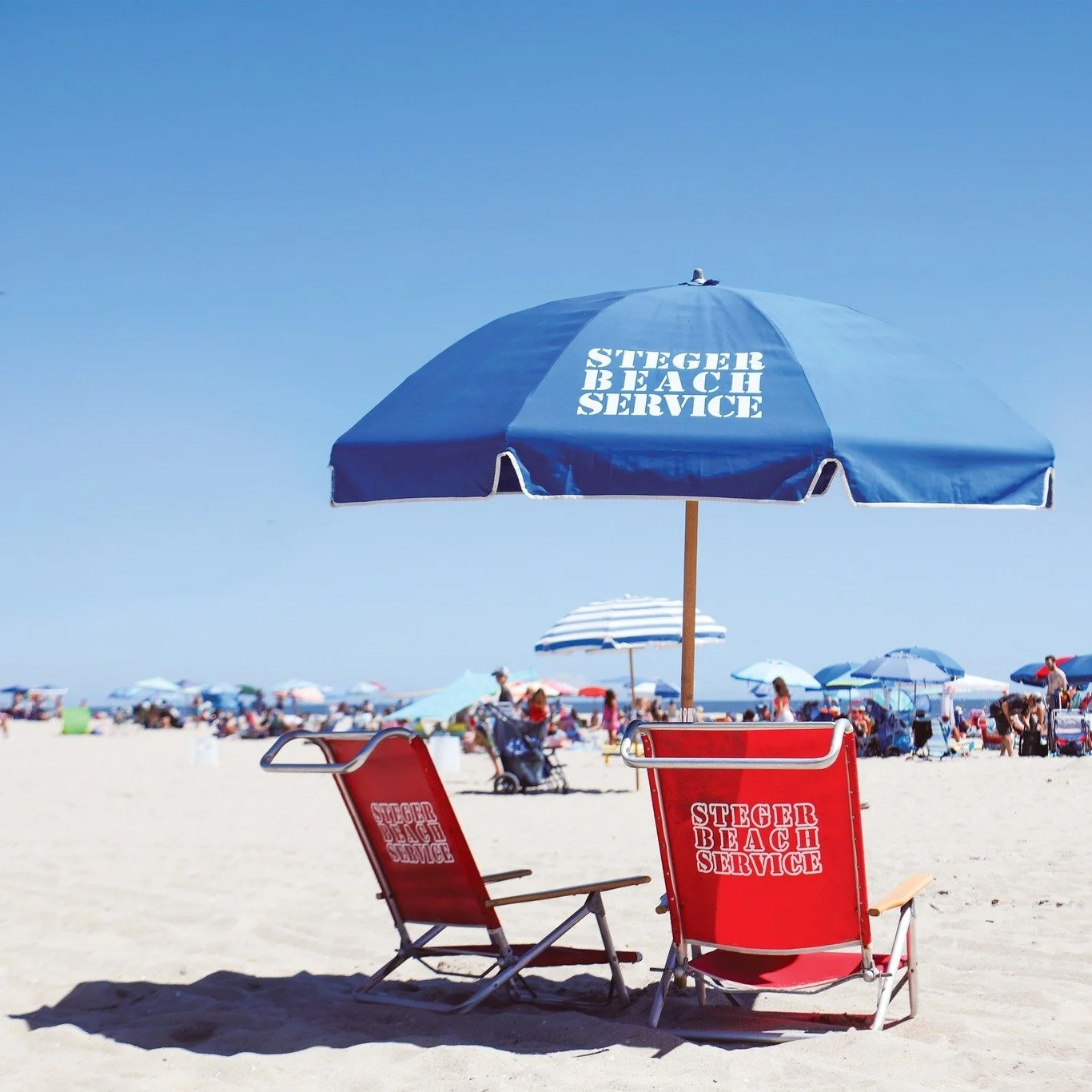 When you stay at the Boarding House, beach service is included! Skip the hassle and head straight to relaxation while our friends at @stegerbeach Service set up your chairs and umbrella for a stress-free day in the sun.

For details, visit boardingho