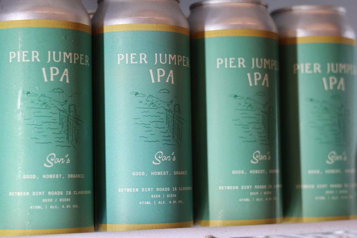 It&rsquo;s that time of year 🤿🍻 Our Pier Jumper IPA is crisp, refreshing and a perfect companion to a trip to the Thornbury Pier! Happy hot summer days ☀️

Find the Pier Jumper for carry-out at @hometown.hall just a few minute walk to the pier!