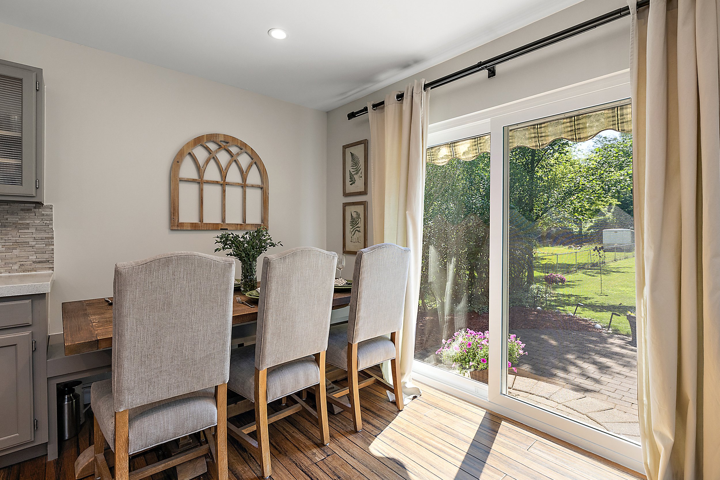 34-20929 Sunnydale St-34.jpg