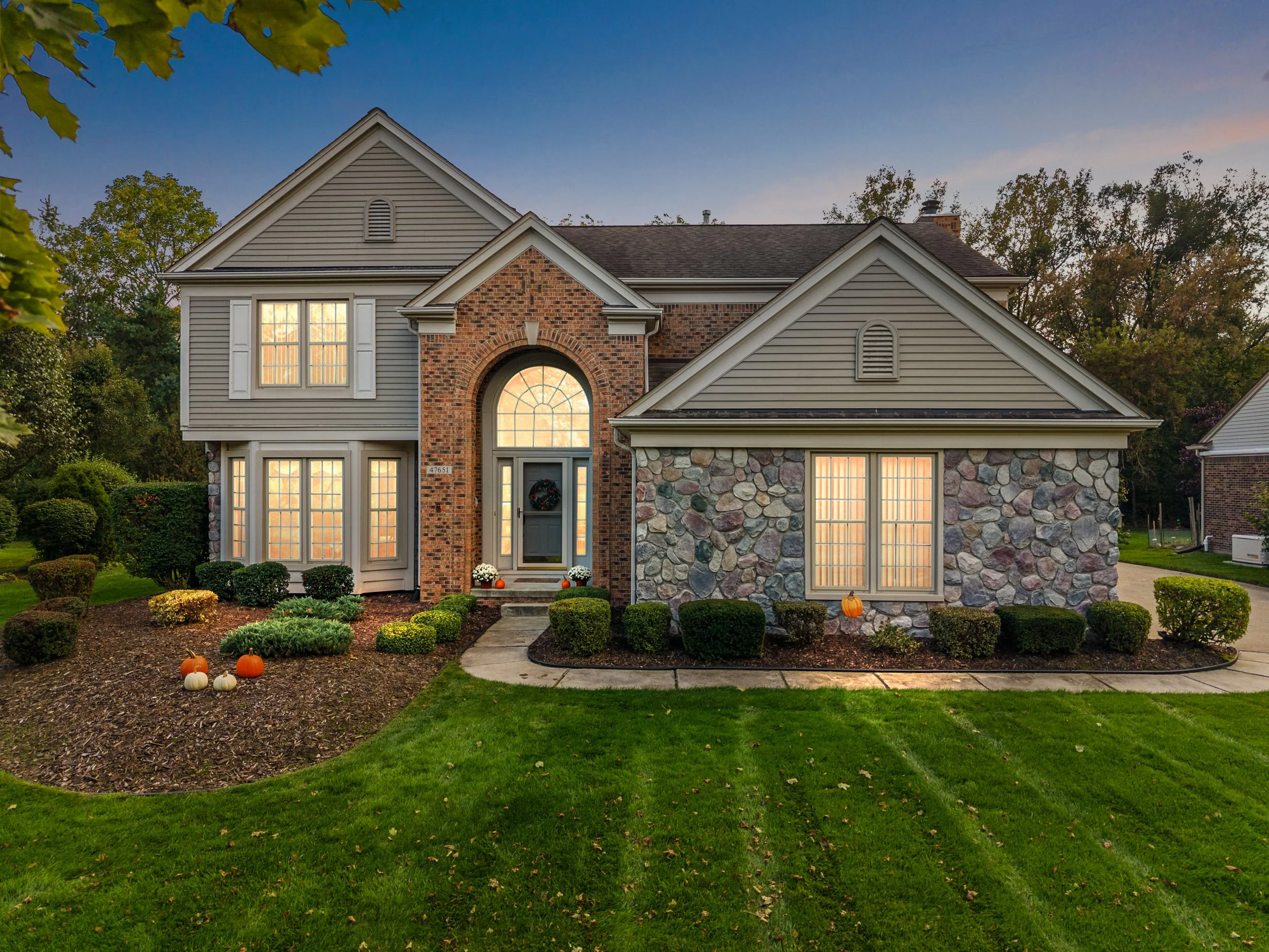 01-47651 Red Run Exterior-1.jpg