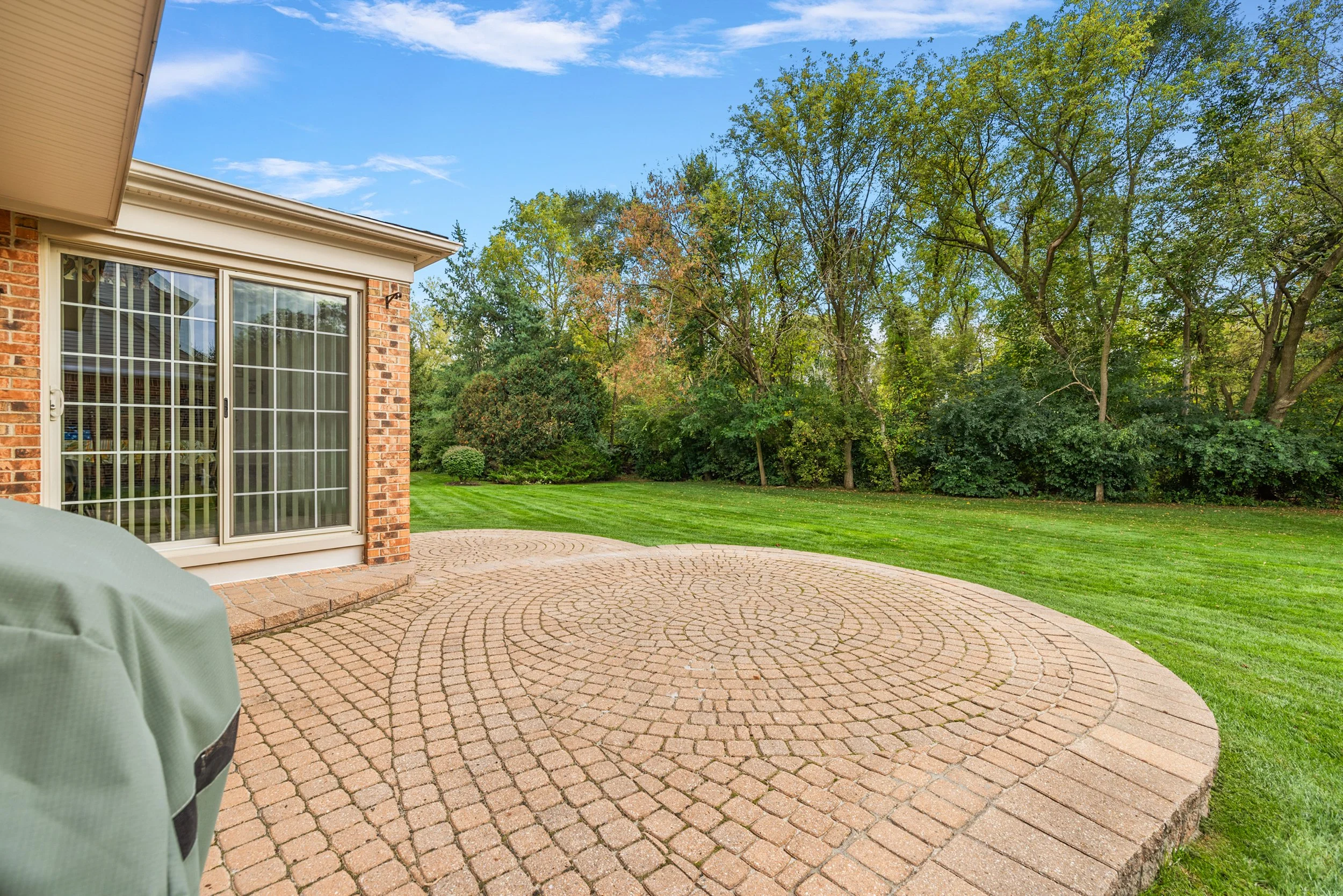 17-47651 Red Run Exterior-17.jpg