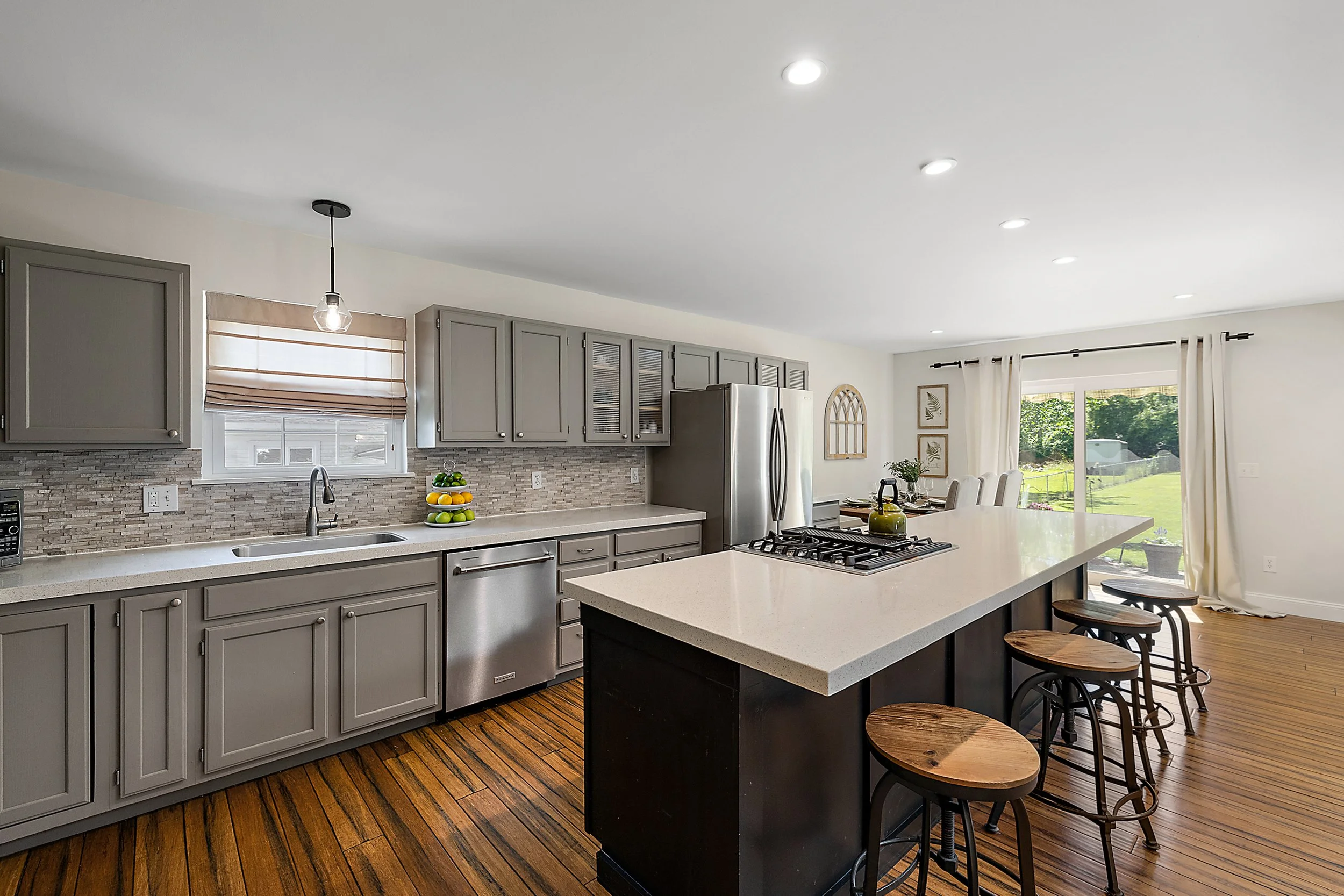 31-20929 Sunnydale St-31.jpg