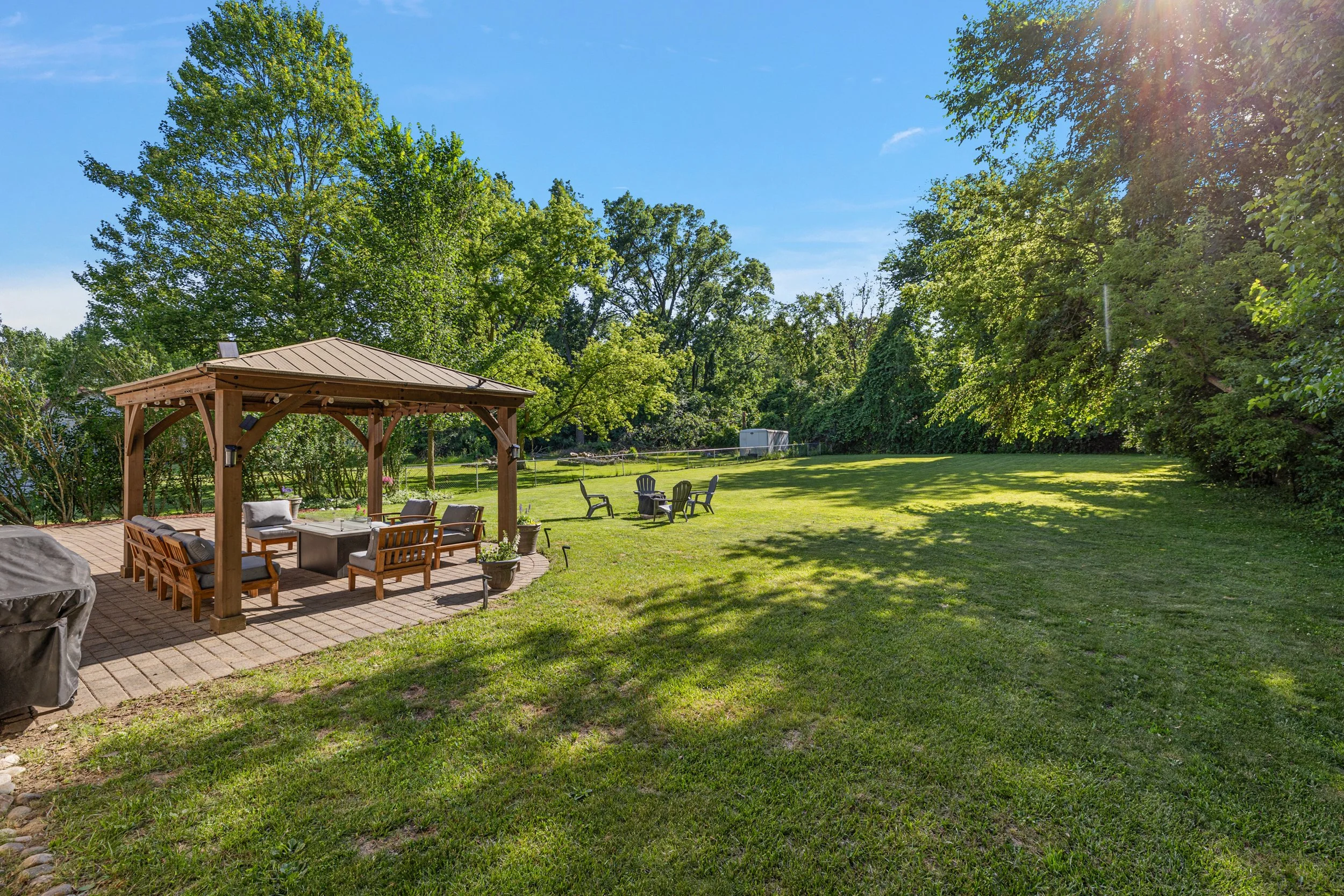 16-20929 Sunnydale St-16.jpg