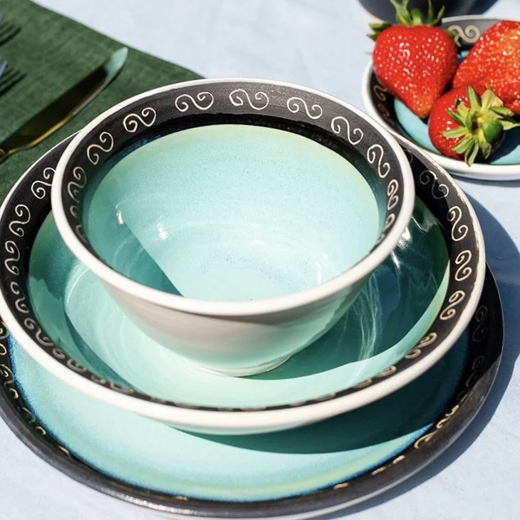 Spiral Band Noodle and Cereal Bowls