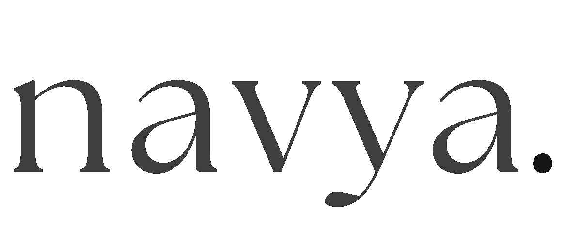 Palabra 'navya' en letras grandes y negras sobre fondo transparente.