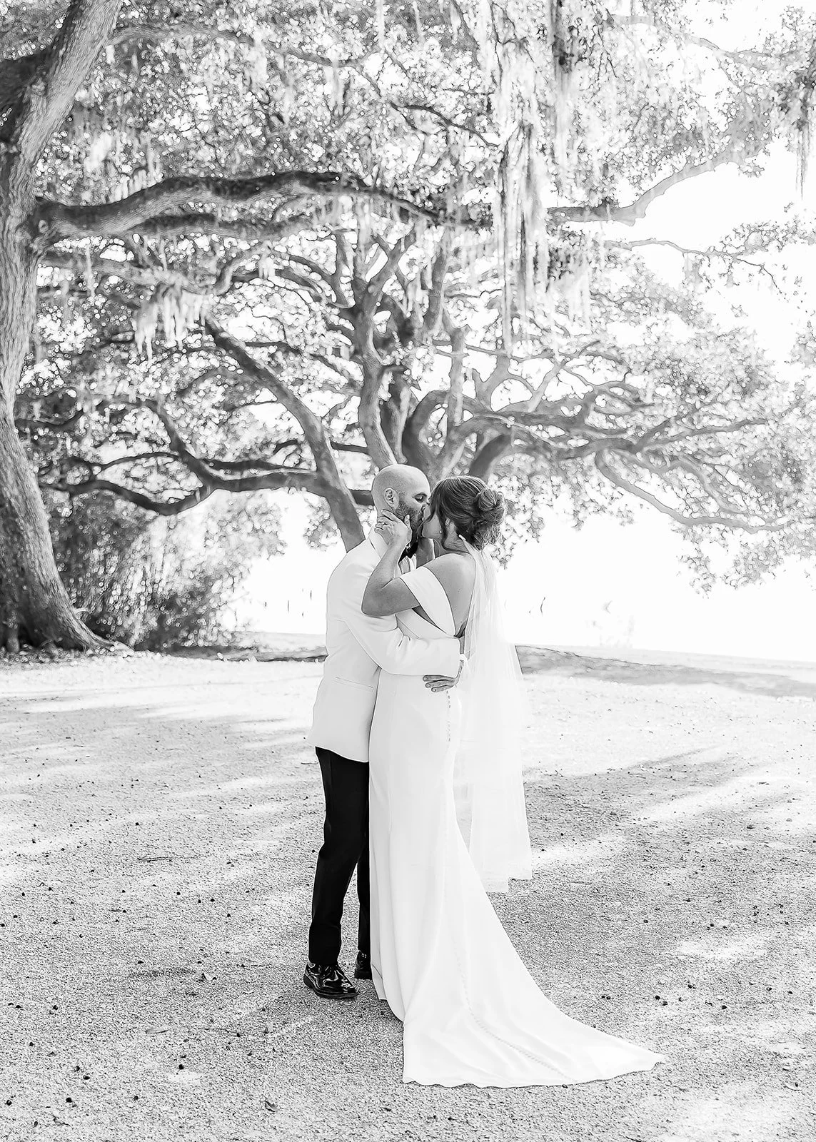 Final_Wedding_MadisonParker_BGPortraitsFL_BW-3.jpg