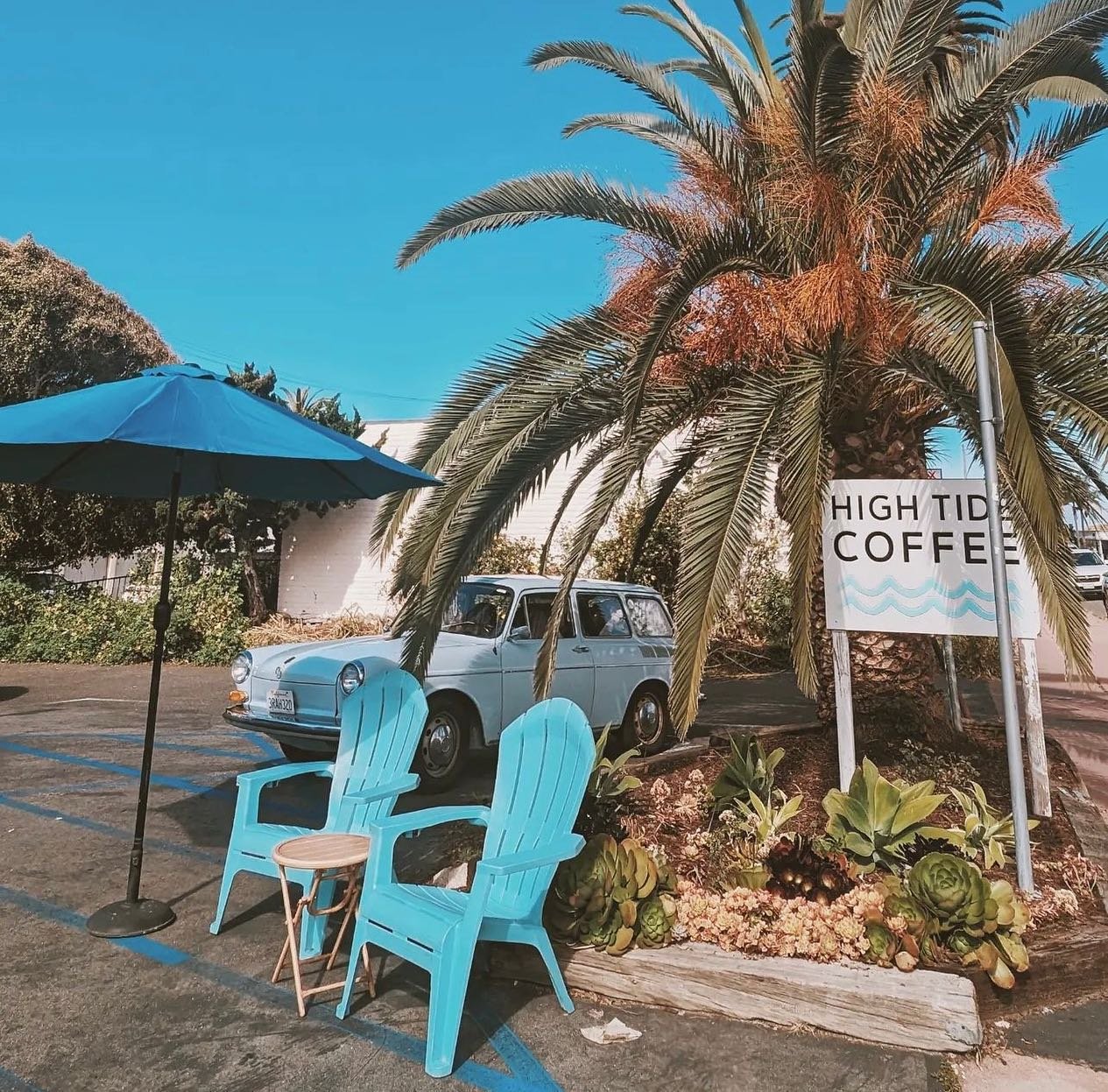We featured @hightidecoffeeco in our &ldquo;Local&rsquo;s Guide to the Best Cuppa&rsquo; Joe&rdquo; article for many reasons: its aesthetic, its family atmosphere, its Orange County roasts, and, of course, its Snickerdoodle Latte. 

What do you love 