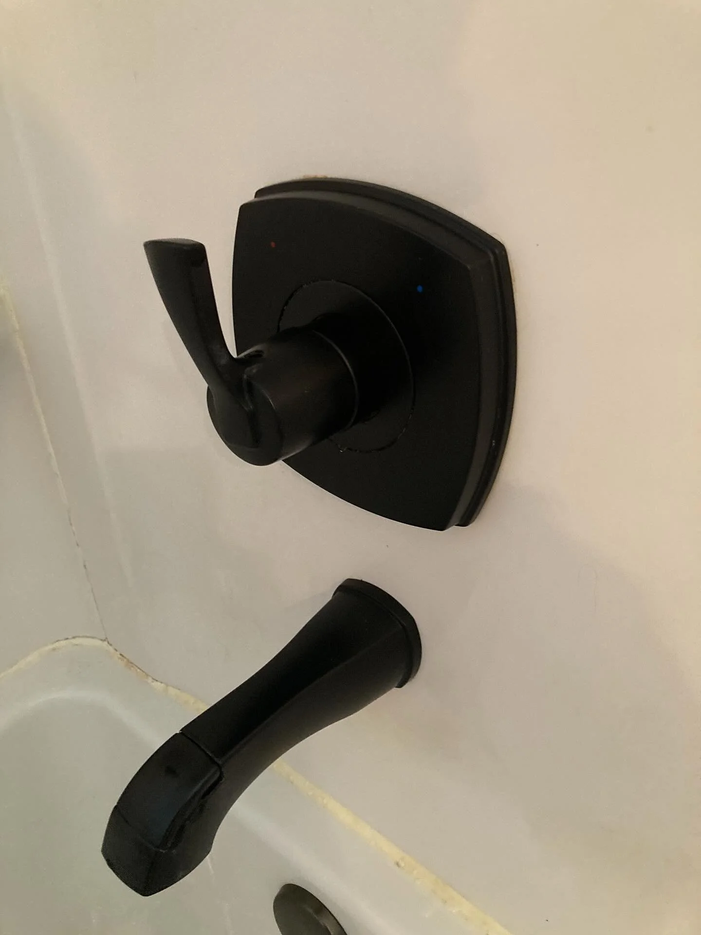 Leaky shower faucet? Replace the cartridge!