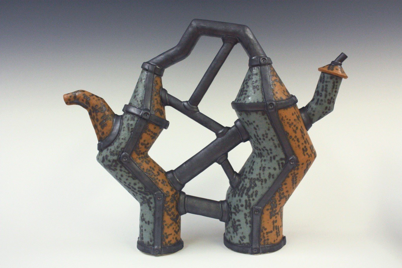 Join(t)ed Teapots
Handbuilt Porcelain