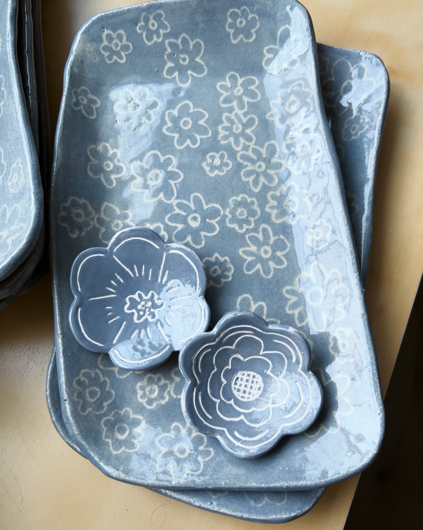 Sgraffito Flower Sandwich Plate
