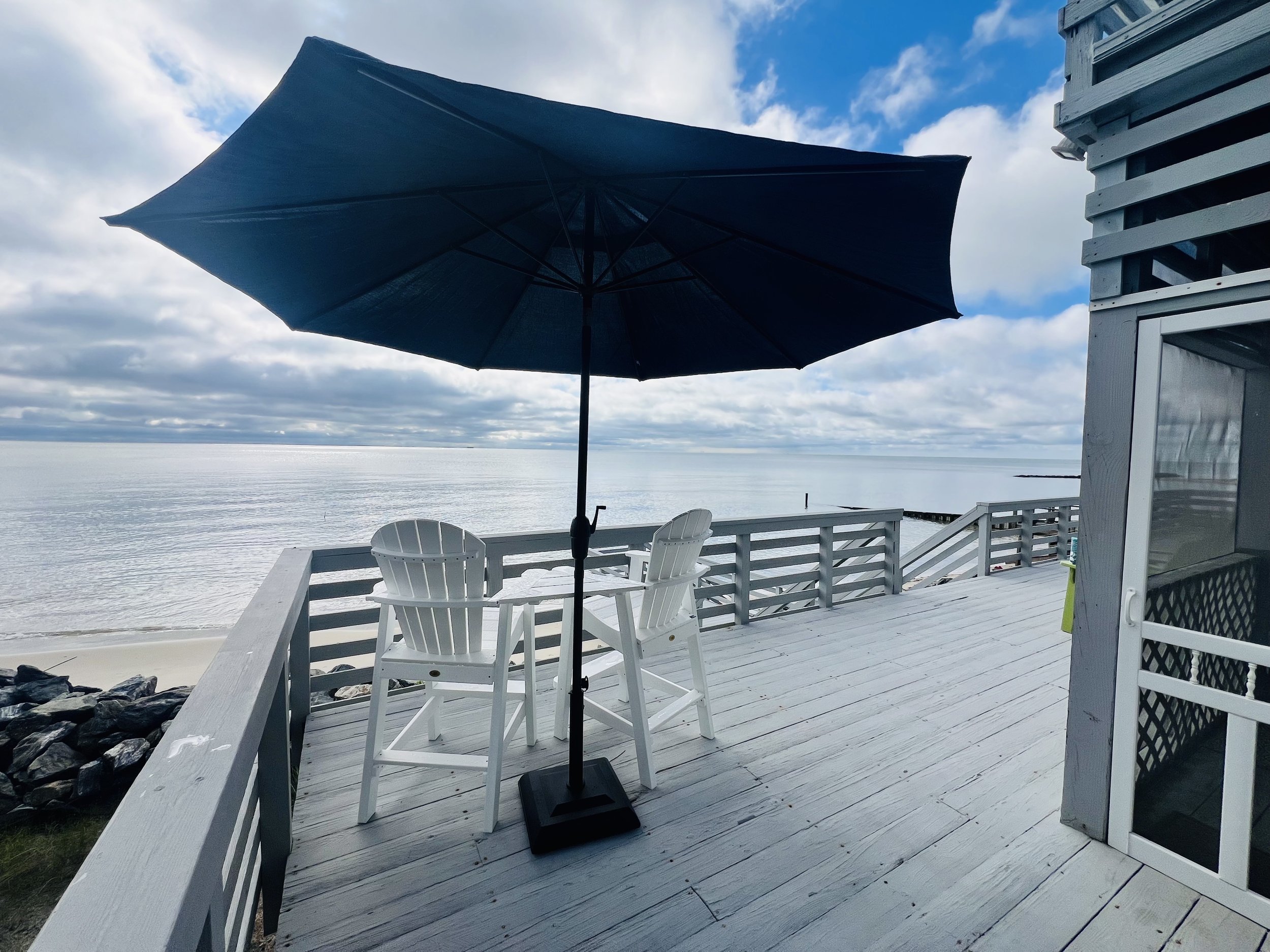 Counter Height seats for the perfect Bay View