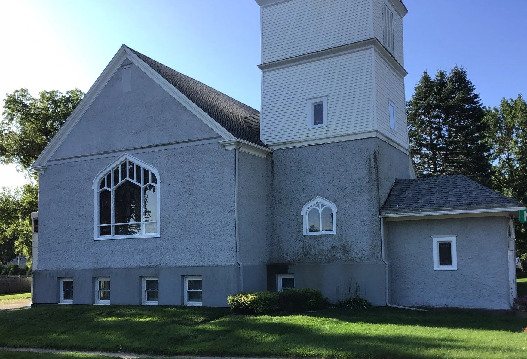 "We were very happy with all the work that was done.  The crew was professional and friendly and did a very good job at cleaning up."  Charles F, IA