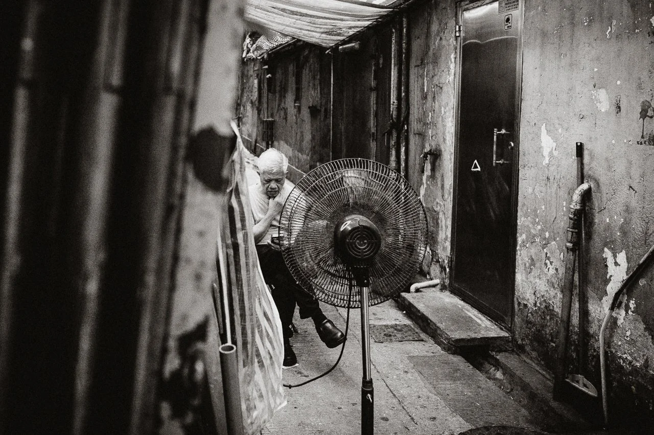 PHINE-Street_by_PhilFeinbaum-Hongkong-LoRes-37.jpg