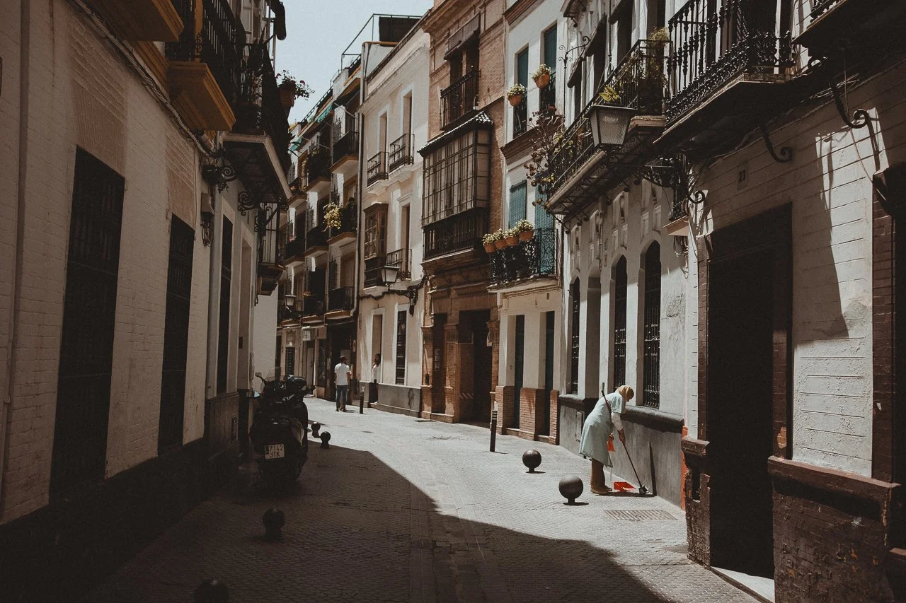 PHINE-Street_by_PhilFeinbaum-Seville-LoRes-2.jpg
