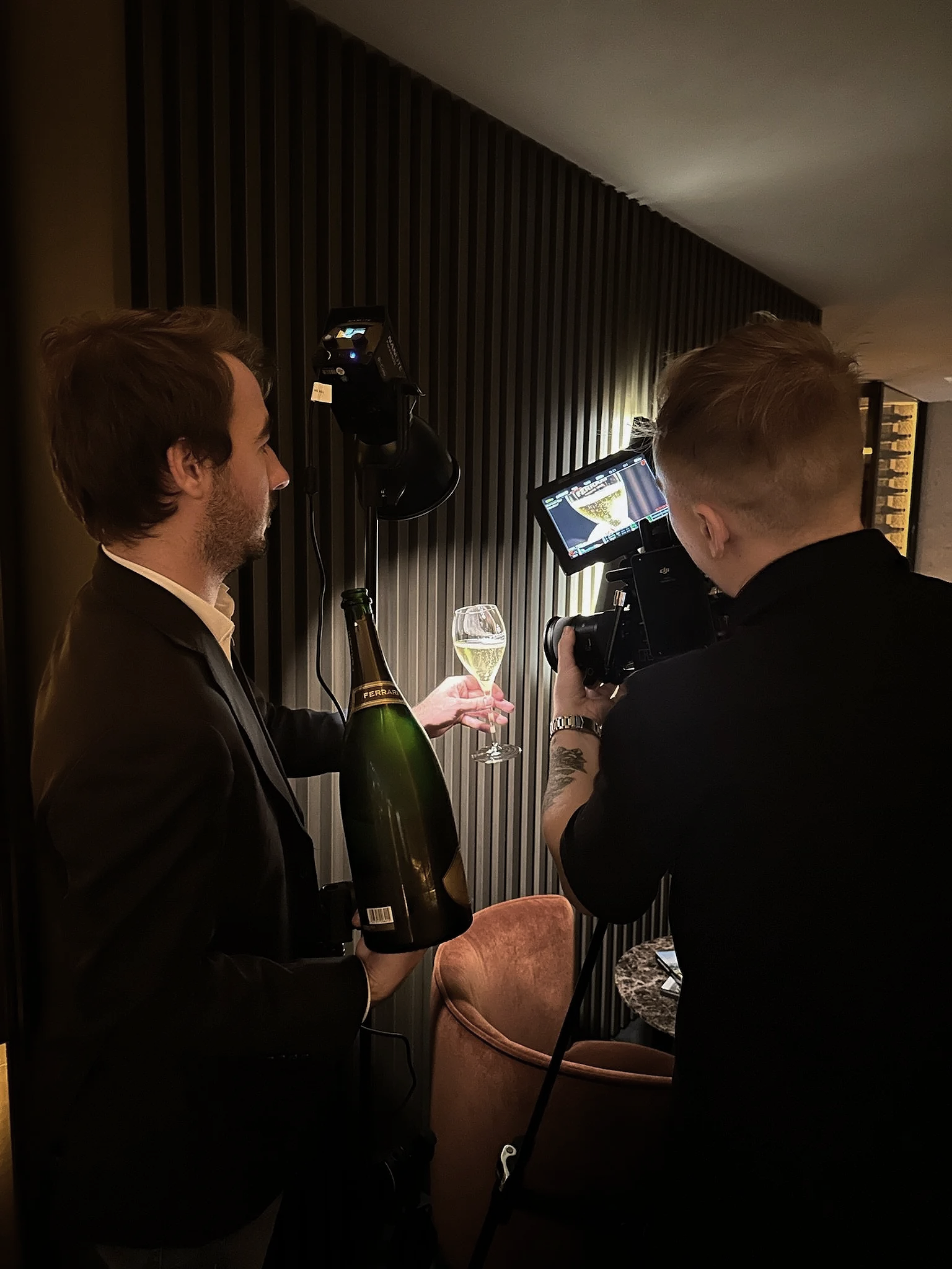 Professionele video's op maat, van bedrijfsfilms tot productvideo's, om jouw organisatie en aanbod sterk in beeld te brengen.