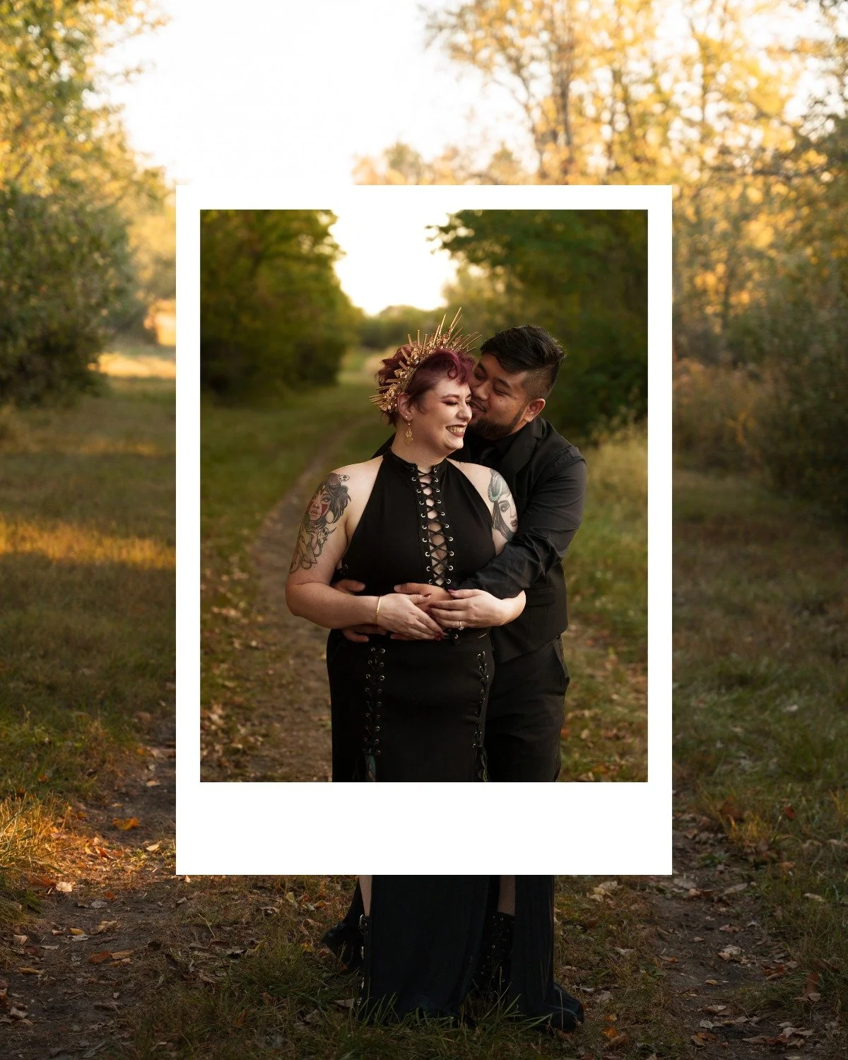 The perfect witchy session🕸️🍂🍄🍁
.
.
.
.
Still &quot;Out of Office,&quot; but I'd be devastated if I forgot to share this amazing shoot from last year of this stunning couple! 😉😉😉

I love stepping out of the box and getting creative with friend