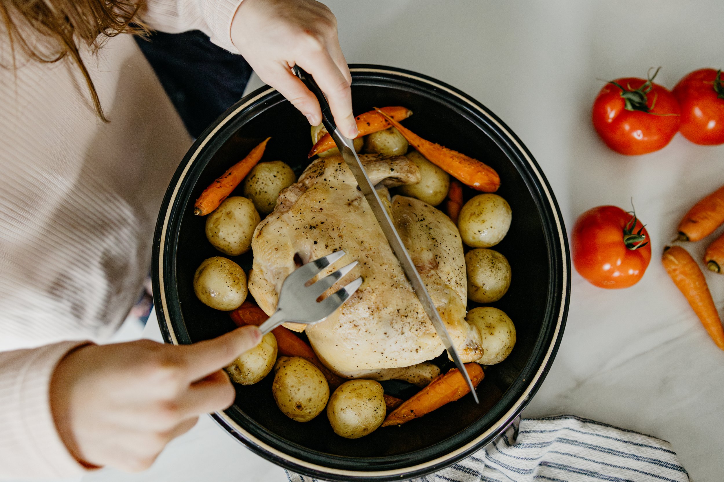 Préparation d’un repas équilibré pour améliorer les habitudes alimentaires au quotidien