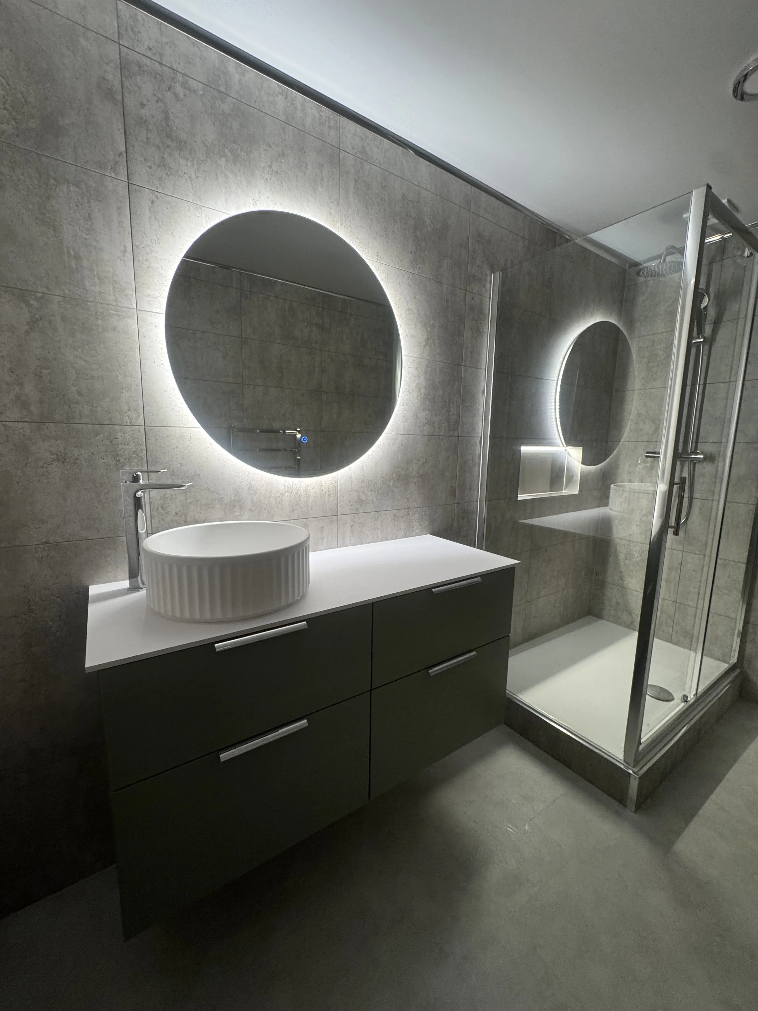 Stunning bathroom completed in north Lanarkshire. 