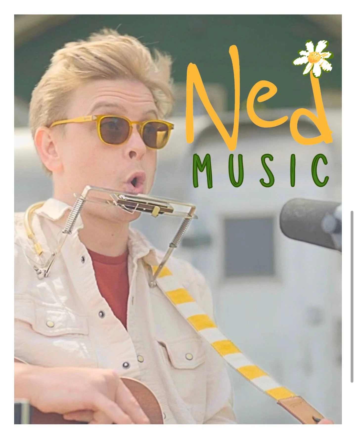 Surprise! east end mom friends is welcoming @nedgordonmusic to our Tots and Taps next Friday!
Black Lab Brewing Oct 3 at 1pm (doors open at noon)
Bring a blanket to sit on and your musical vibes 🥰
Ned Gordon is a Toronto musician, composer, and dad 
