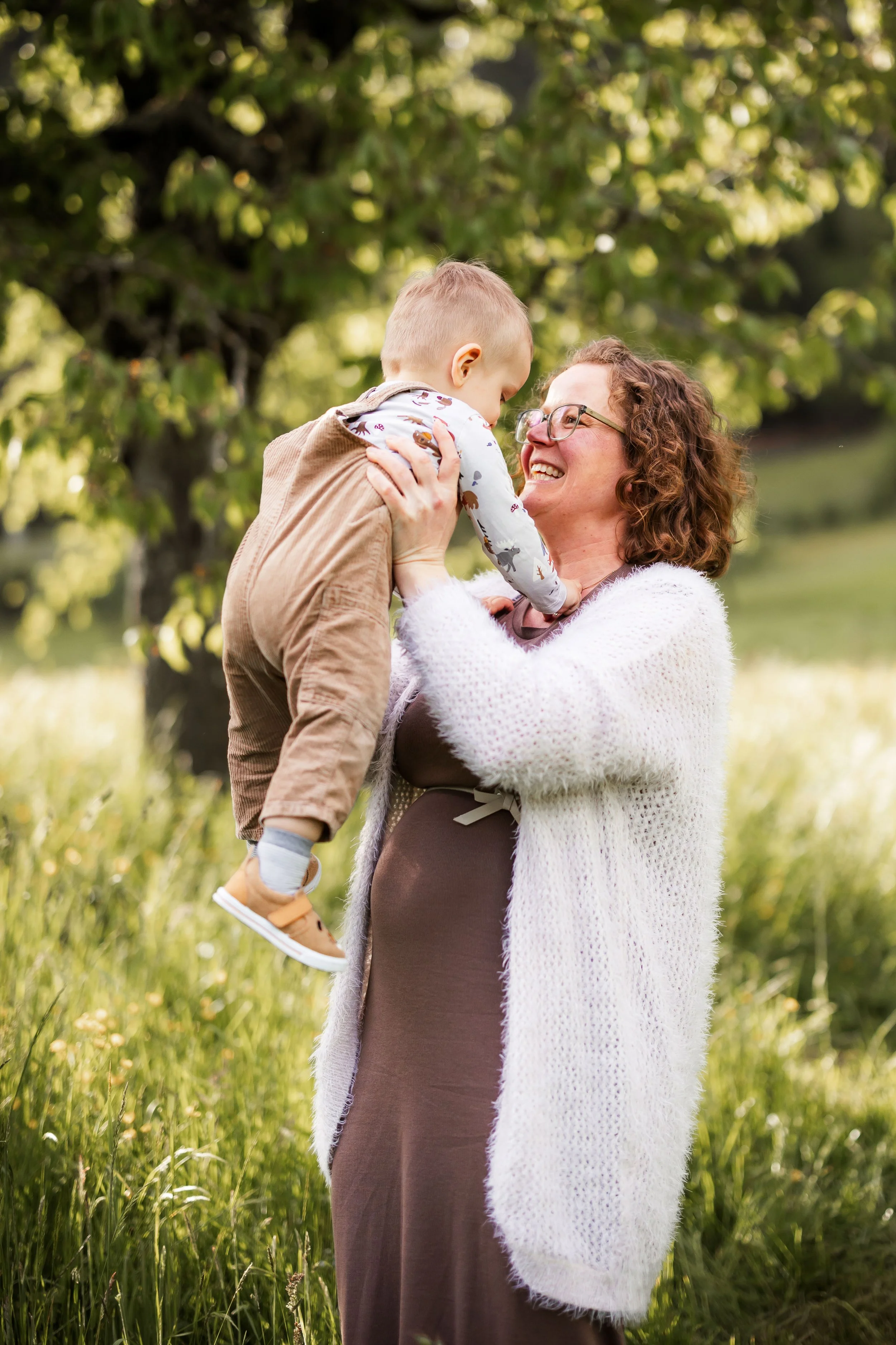 DeborahHitz-Mutterschaft-outdoor-motherhood-homestory-76.jpg