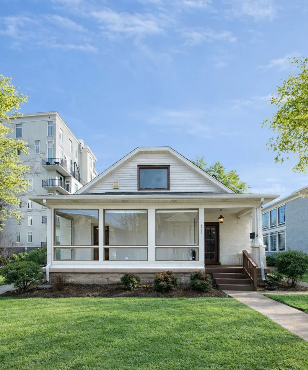 For Lease in Midtown: 2,000 SF Office / Retail Space | 3011 Poston Avenue 📍

Highly accessible Nashville space ideal for office or boutique retail users. The interior features a practical layout with two restrooms and a kitchen/break area - well sui