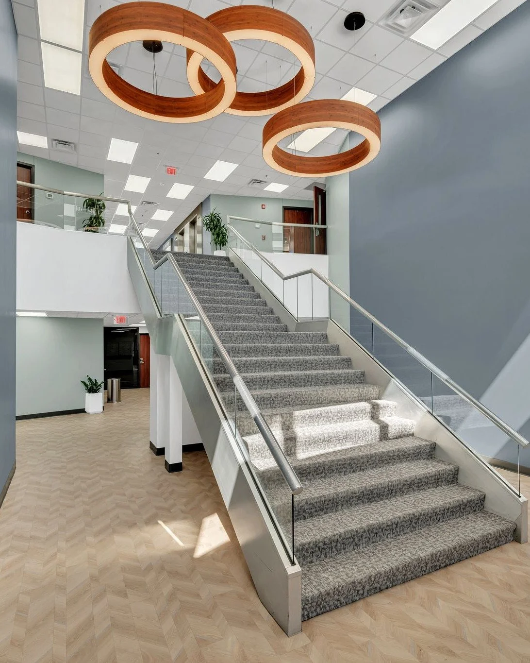 Physicians Plaza | 📍 Franklin, TN 

Welltower has recently completed common area renovations at Physicians Plaza, enhancing the overall experience for patients and providers within this established three-story medical office building. 

Located on-c