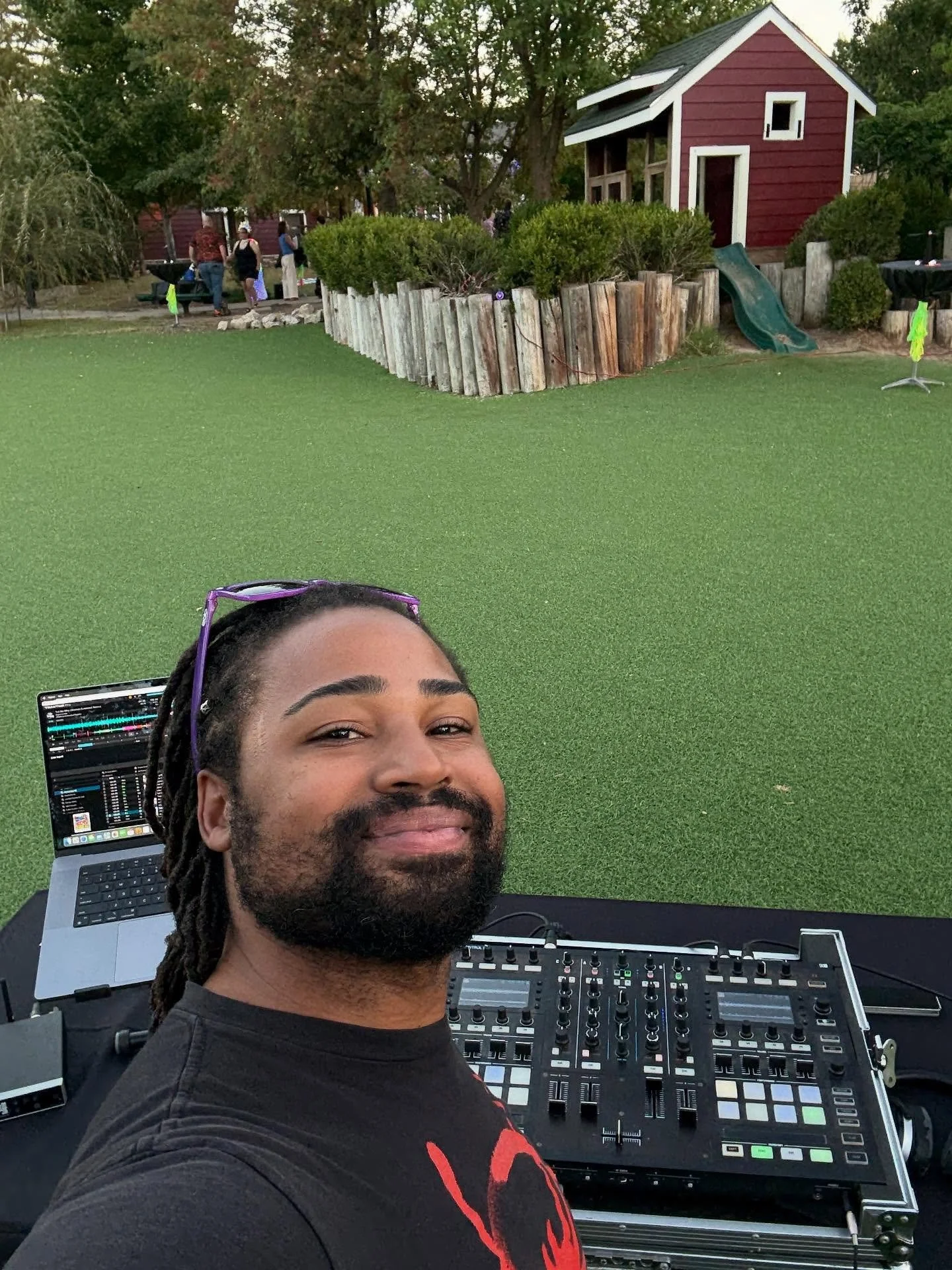 Adult appreciation night is under way!
#dj #party